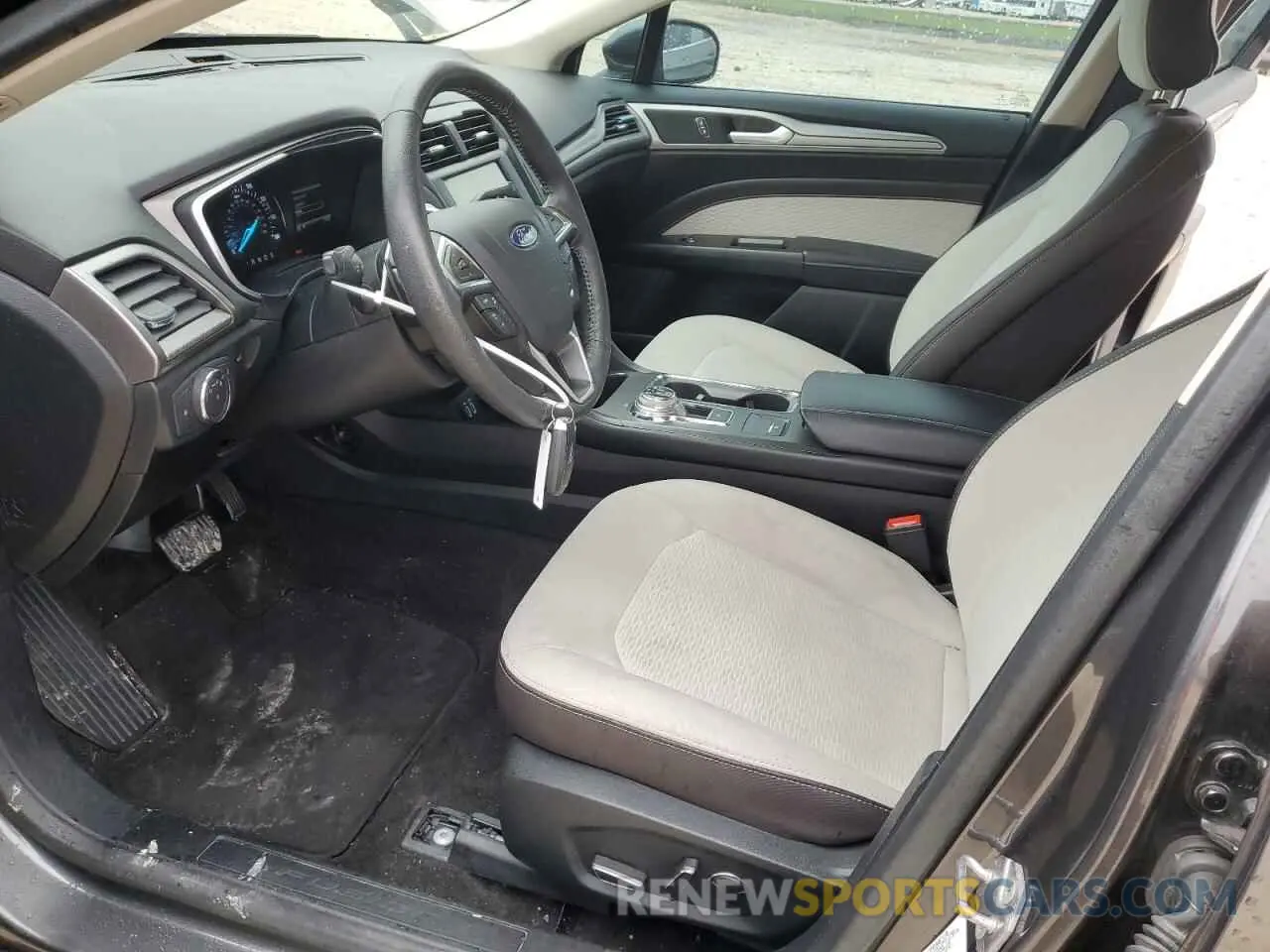 7 Photograph of a damaged car 3FA6P0HD5KR280598 FORD FUSION 2019