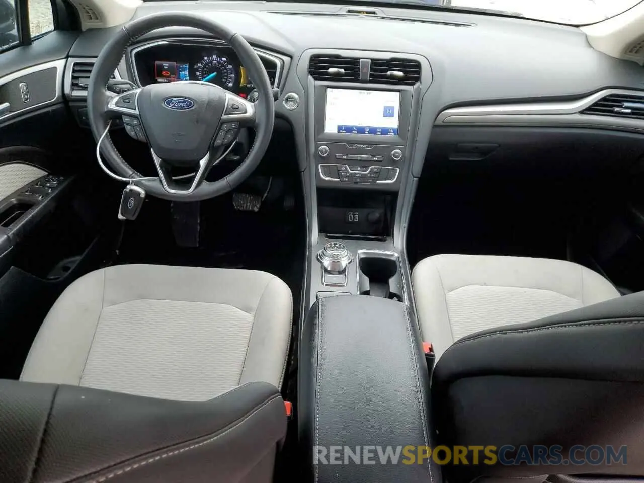 8 Photograph of a damaged car 3FA6P0HD5KR280598 FORD FUSION 2019
