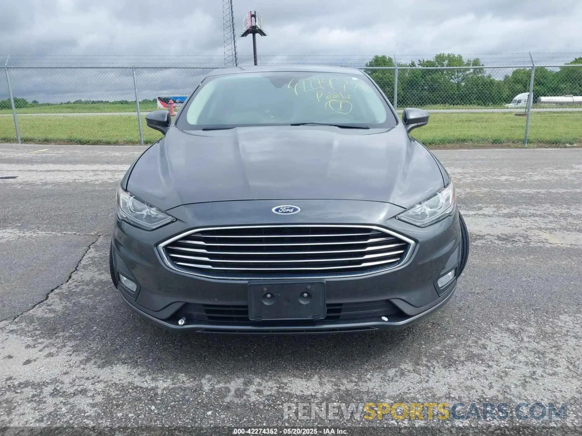 12 Photograph of a damaged car 3FA6P0HD5KR283727 FORD FUSION 2019