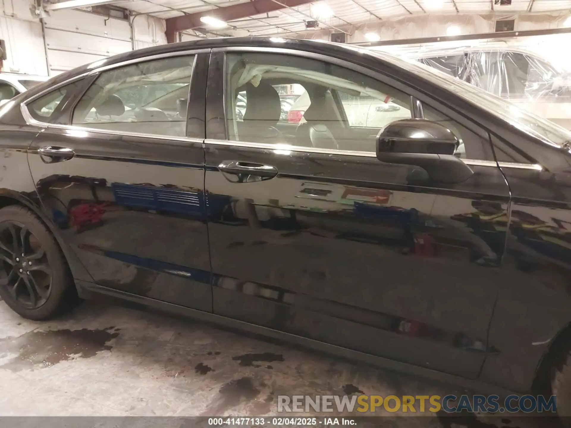 13 Photograph of a damaged car 3FA6P0HD5KR284103 FORD FUSION 2019