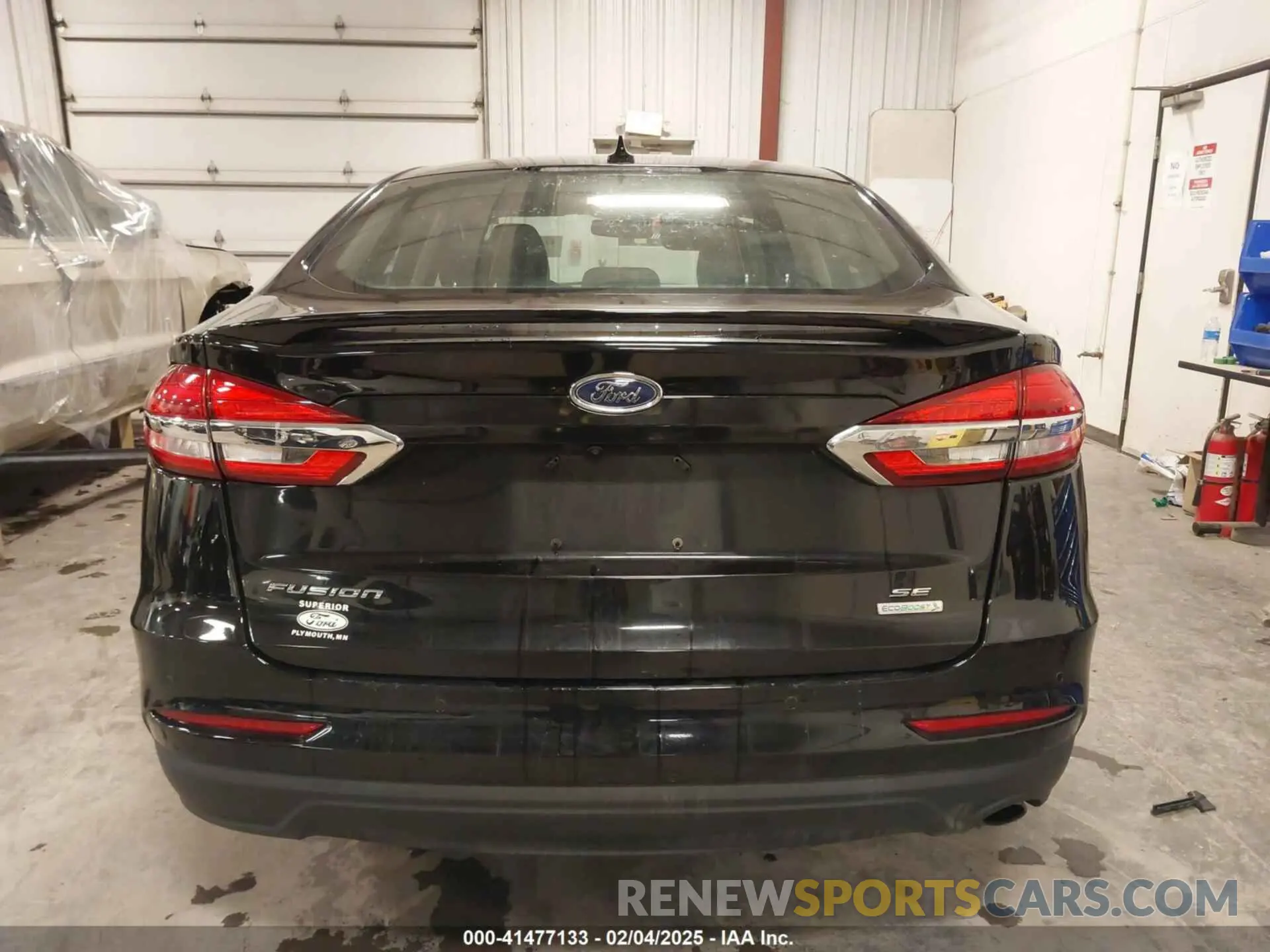 16 Photograph of a damaged car 3FA6P0HD5KR284103 FORD FUSION 2019