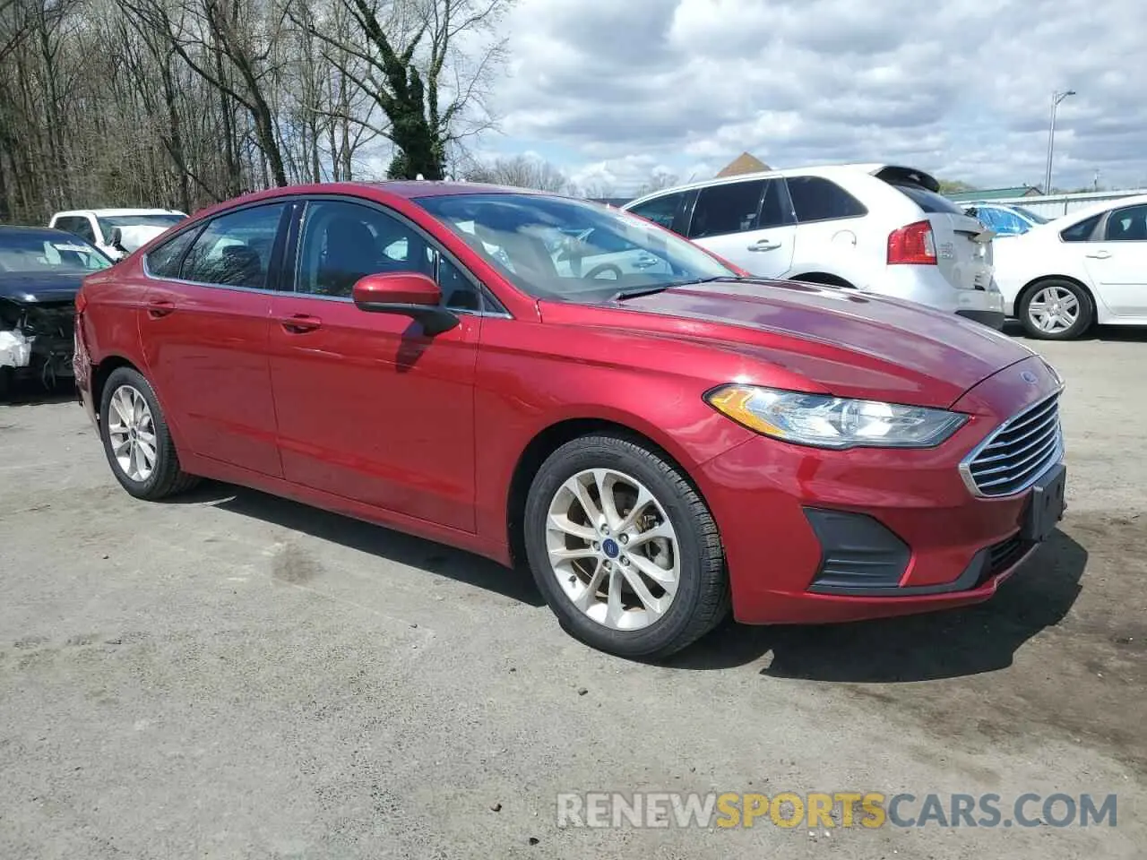 4 Photograph of a damaged car 3FA6P0HD6KR126207 FORD FUSION 2019