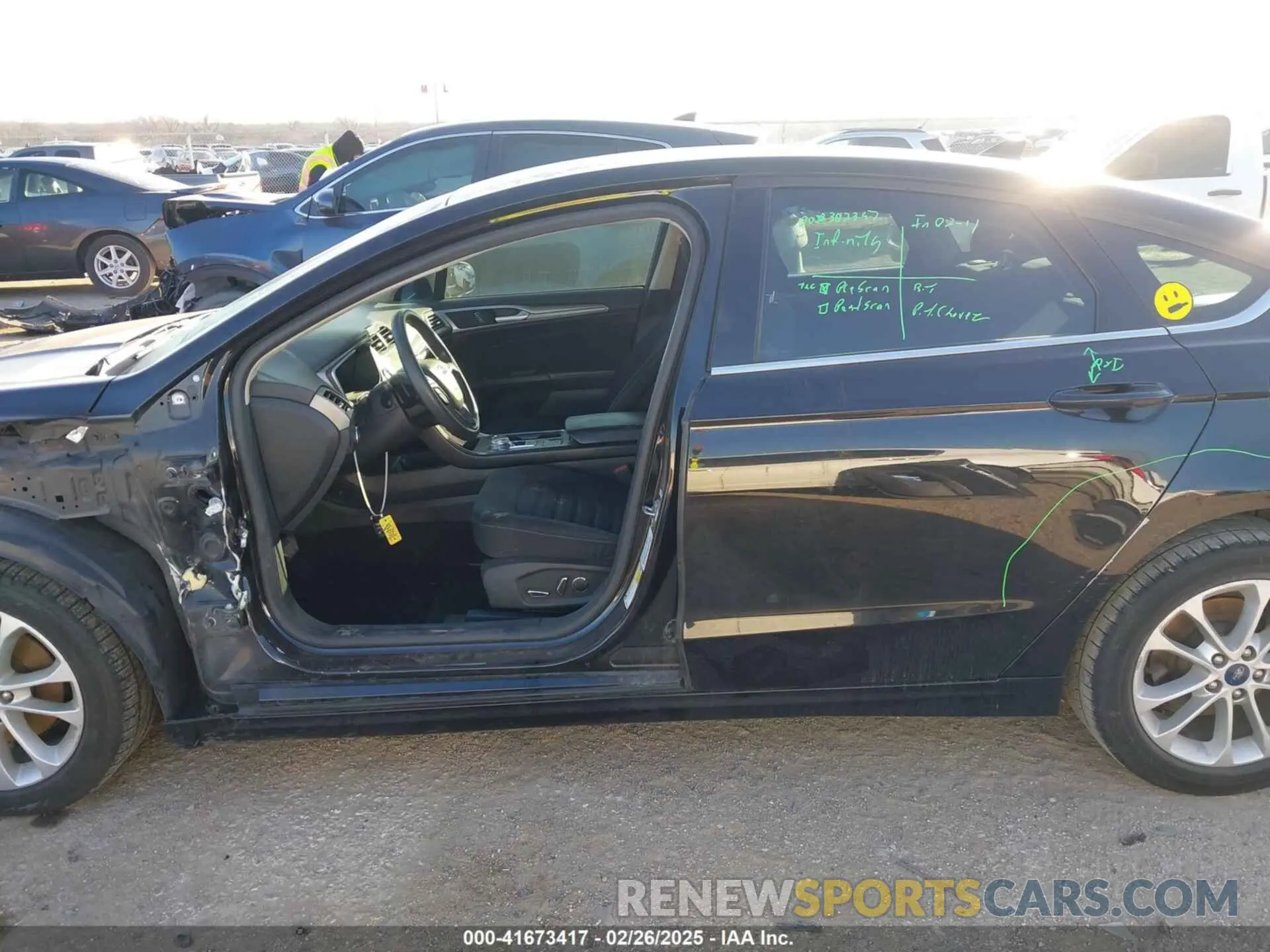 15 Photograph of a damaged car 3FA6P0HD6KR132167 FORD FUSION 2019