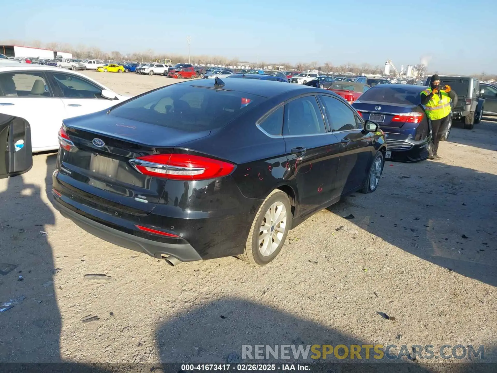 4 Photograph of a damaged car 3FA6P0HD6KR132167 FORD FUSION 2019