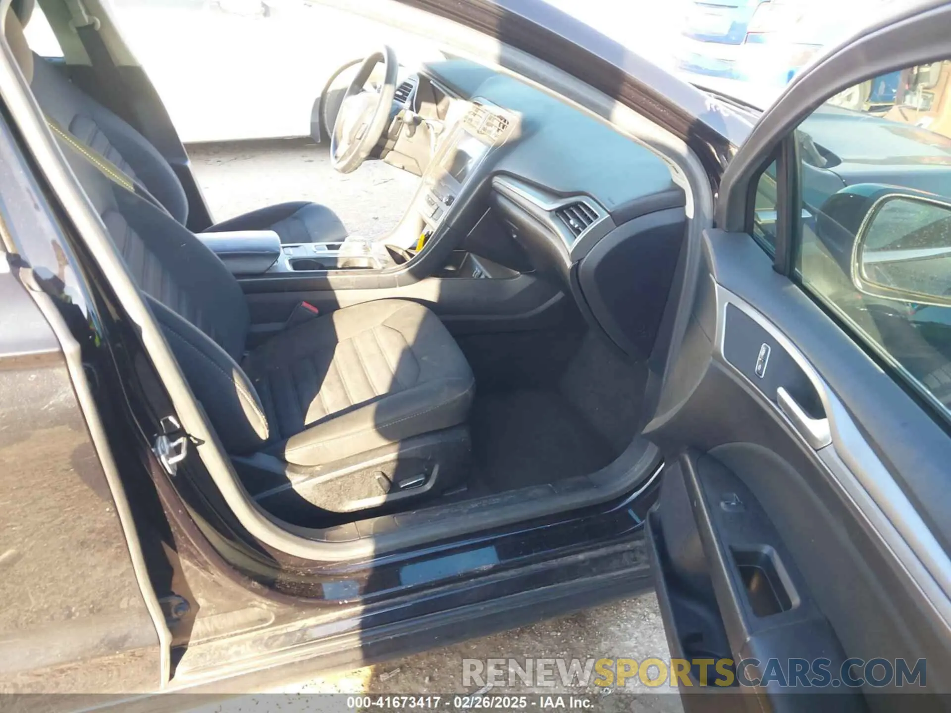 5 Photograph of a damaged car 3FA6P0HD6KR132167 FORD FUSION 2019