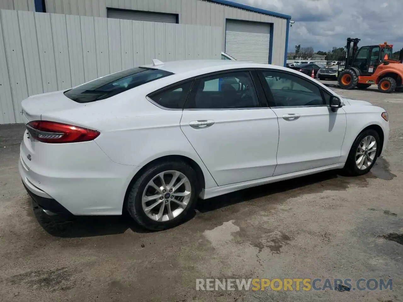 3 Photograph of a damaged car 3FA6P0HD6KR161605 FORD FUSION 2019