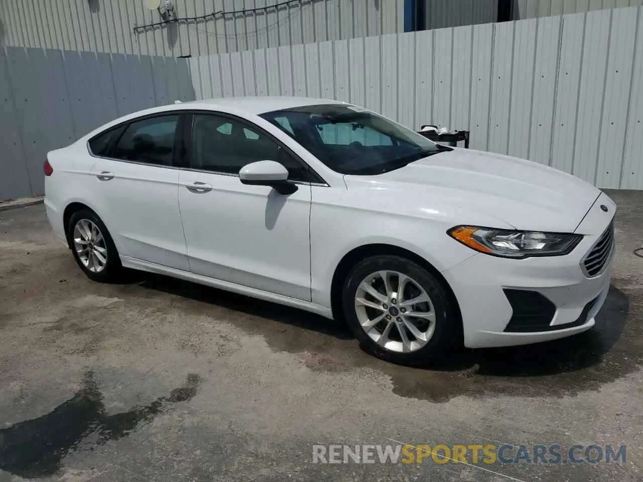 4 Photograph of a damaged car 3FA6P0HD6KR161605 FORD FUSION 2019