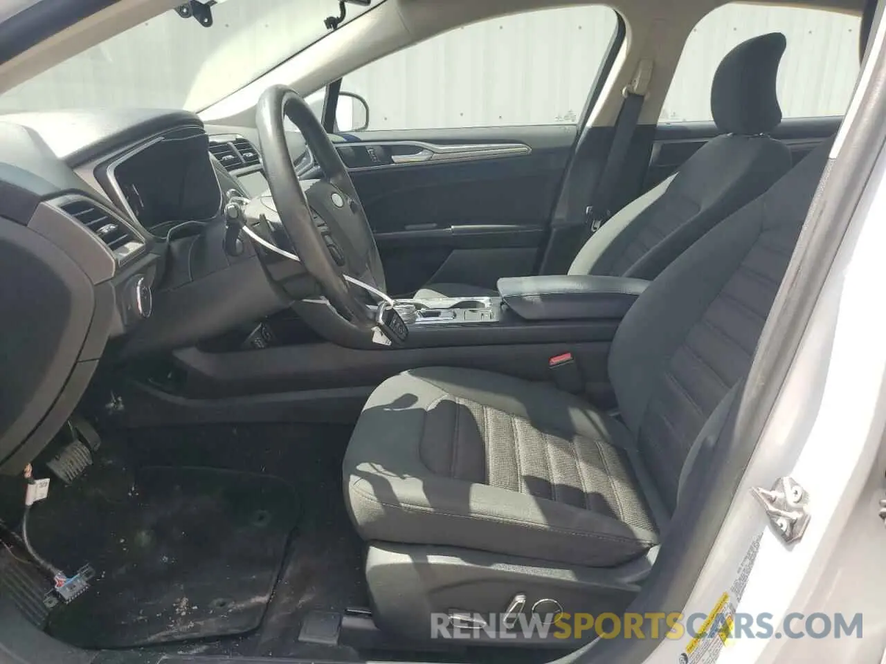7 Photograph of a damaged car 3FA6P0HD6KR161605 FORD FUSION 2019