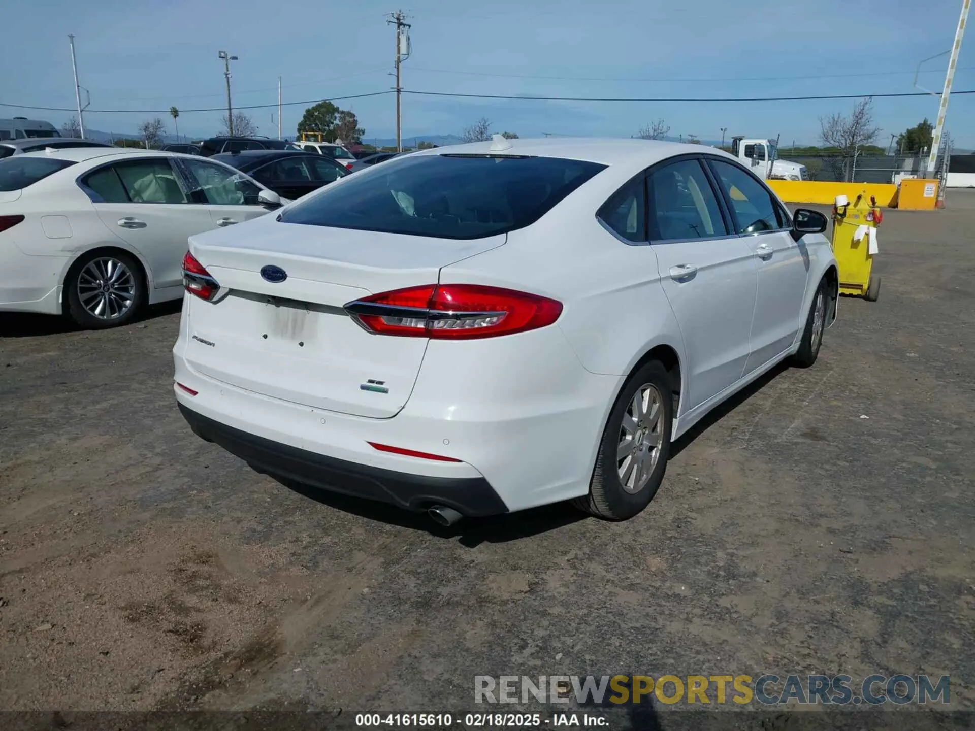4 Photograph of a damaged car 3FA6P0HD6KR201777 FORD FUSION 2019