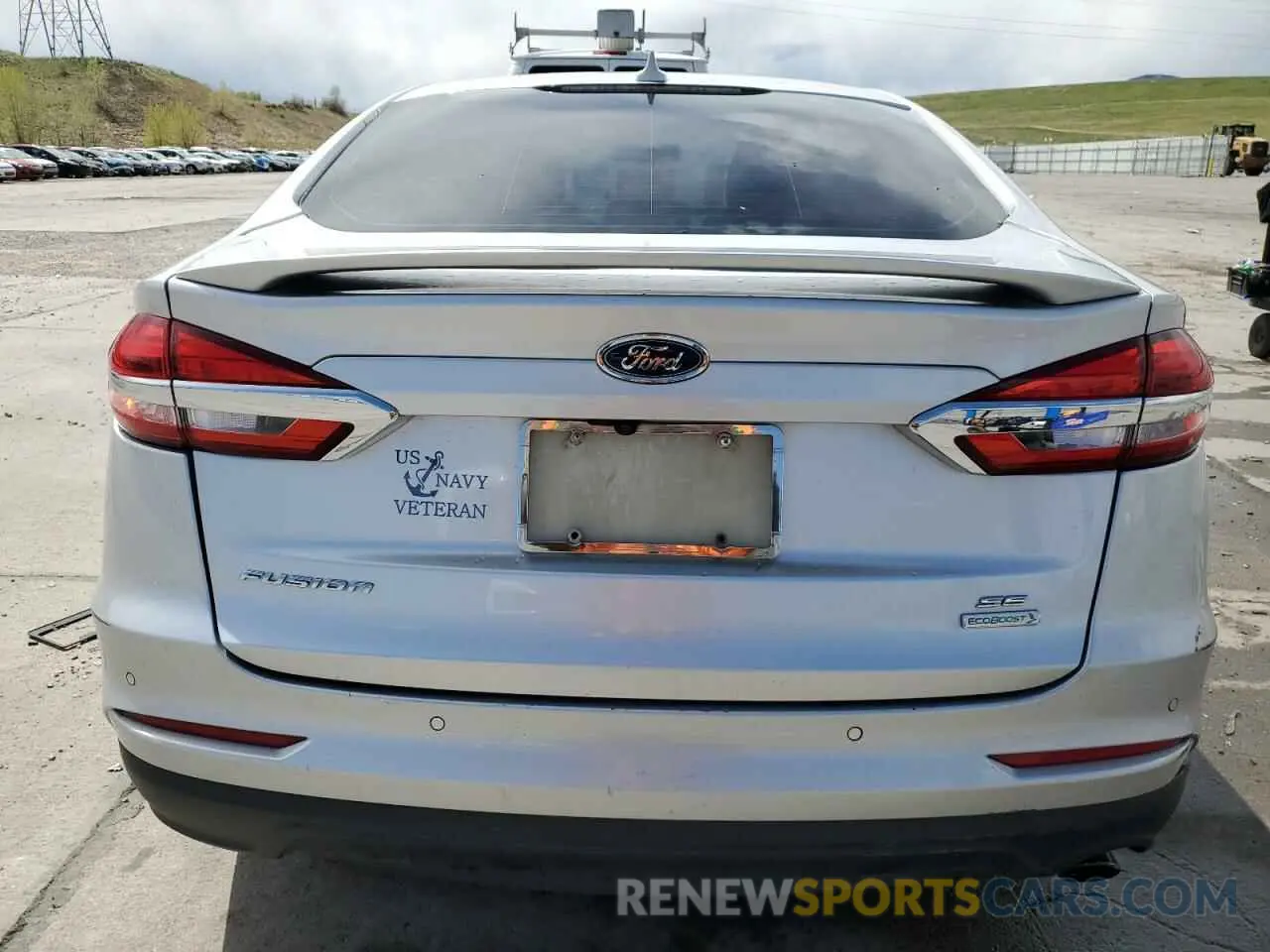 6 Photograph of a damaged car 3FA6P0HD6KR232060 FORD FUSION 2019