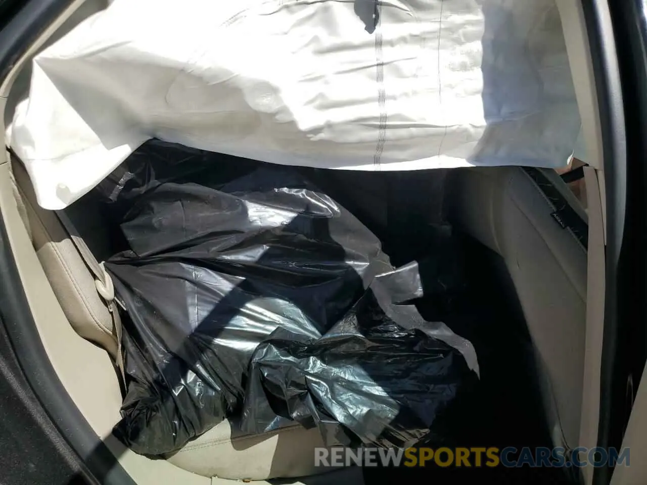 10 Photograph of a damaged car 3FA6P0HD6KR247142 FORD FUSION 2019