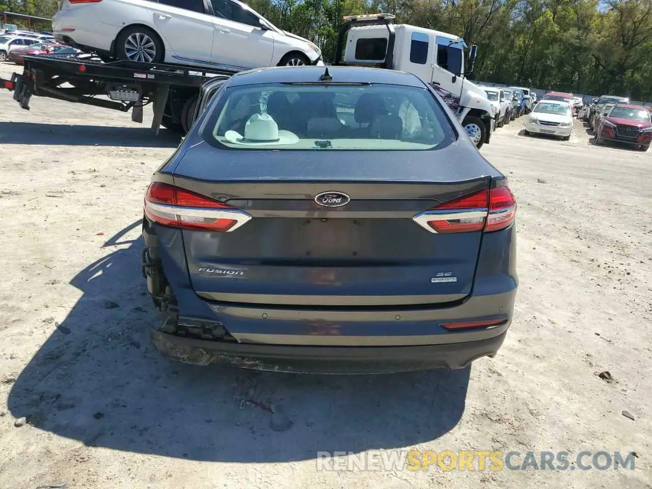 6 Photograph of a damaged car 3FA6P0HD6KR247142 FORD FUSION 2019