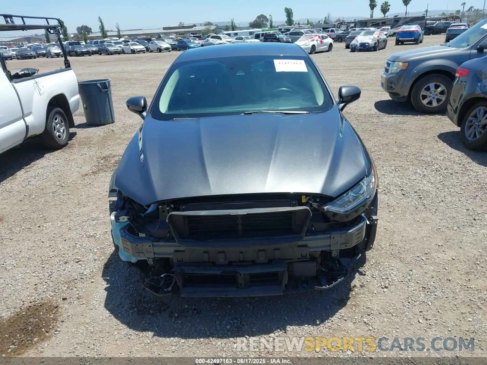 13 Photograph of a damaged car 3FA6P0HD6KR251742 FORD FUSION 2019