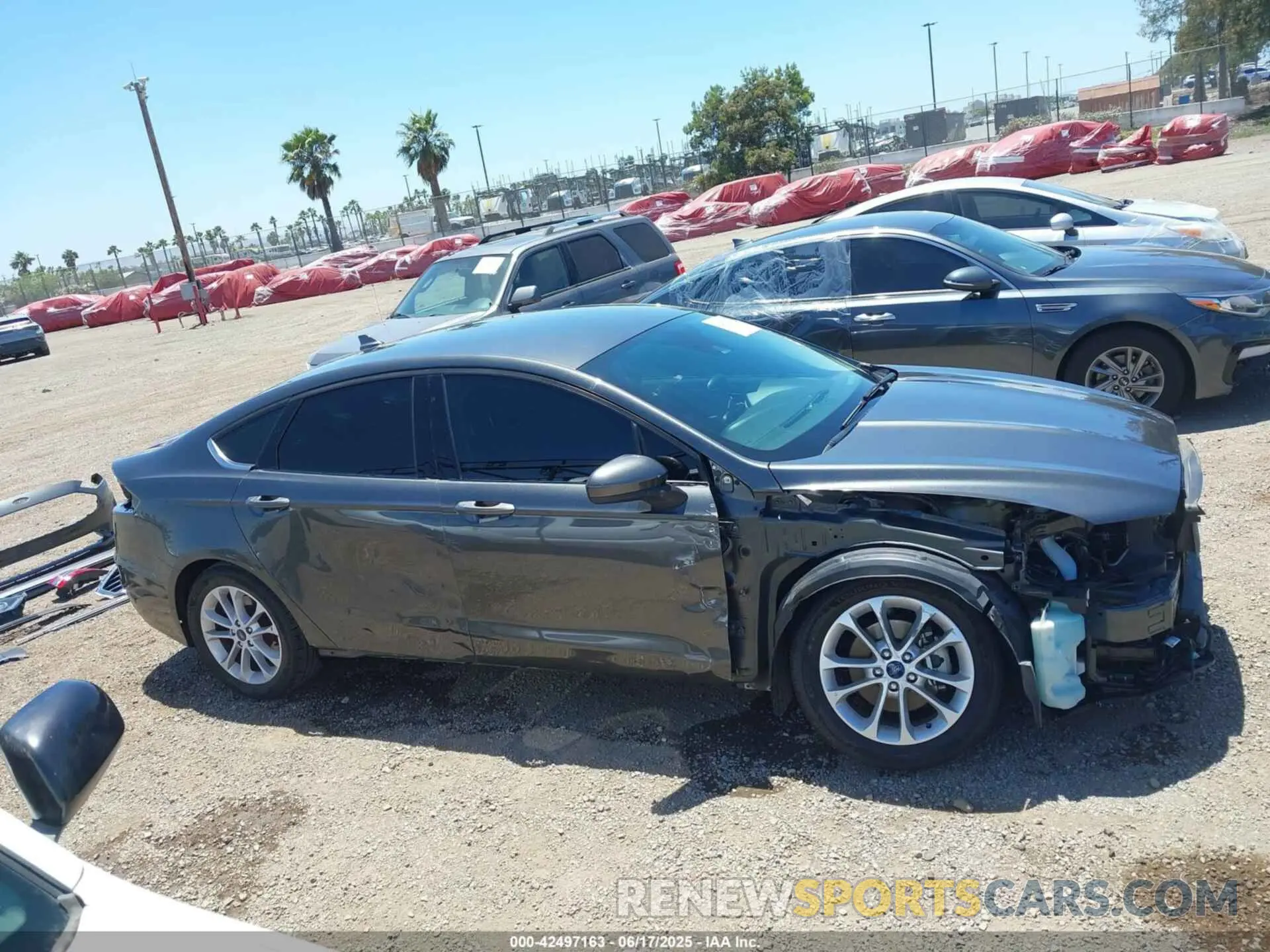 14 Photograph of a damaged car 3FA6P0HD6KR251742 FORD FUSION 2019