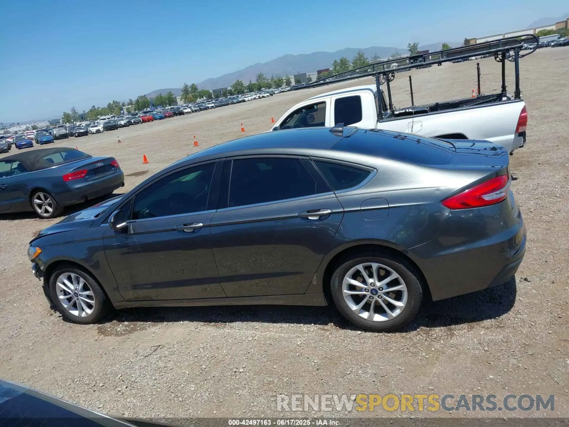 15 Photograph of a damaged car 3FA6P0HD6KR251742 FORD FUSION 2019