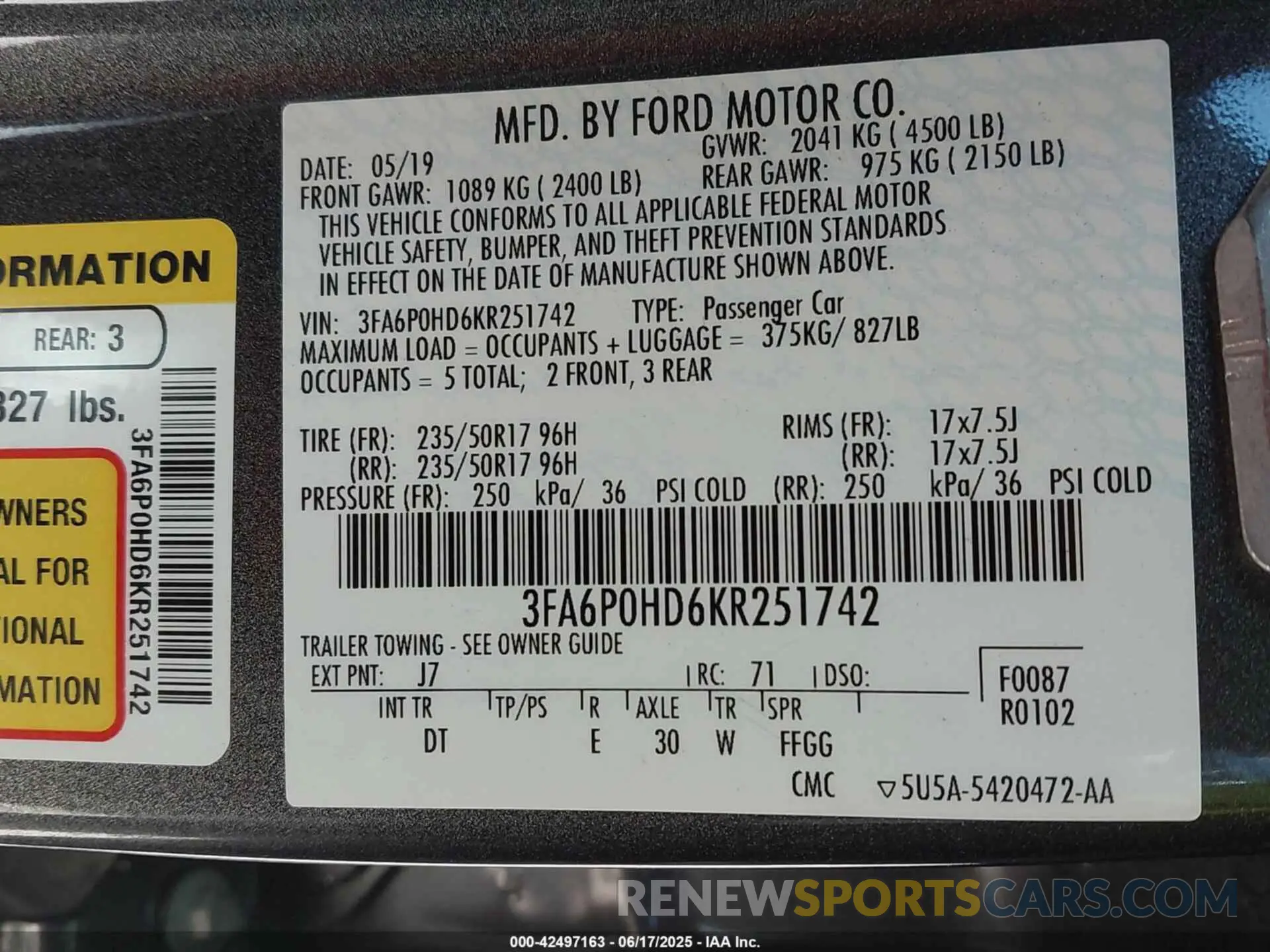 9 Photograph of a damaged car 3FA6P0HD6KR251742 FORD FUSION 2019