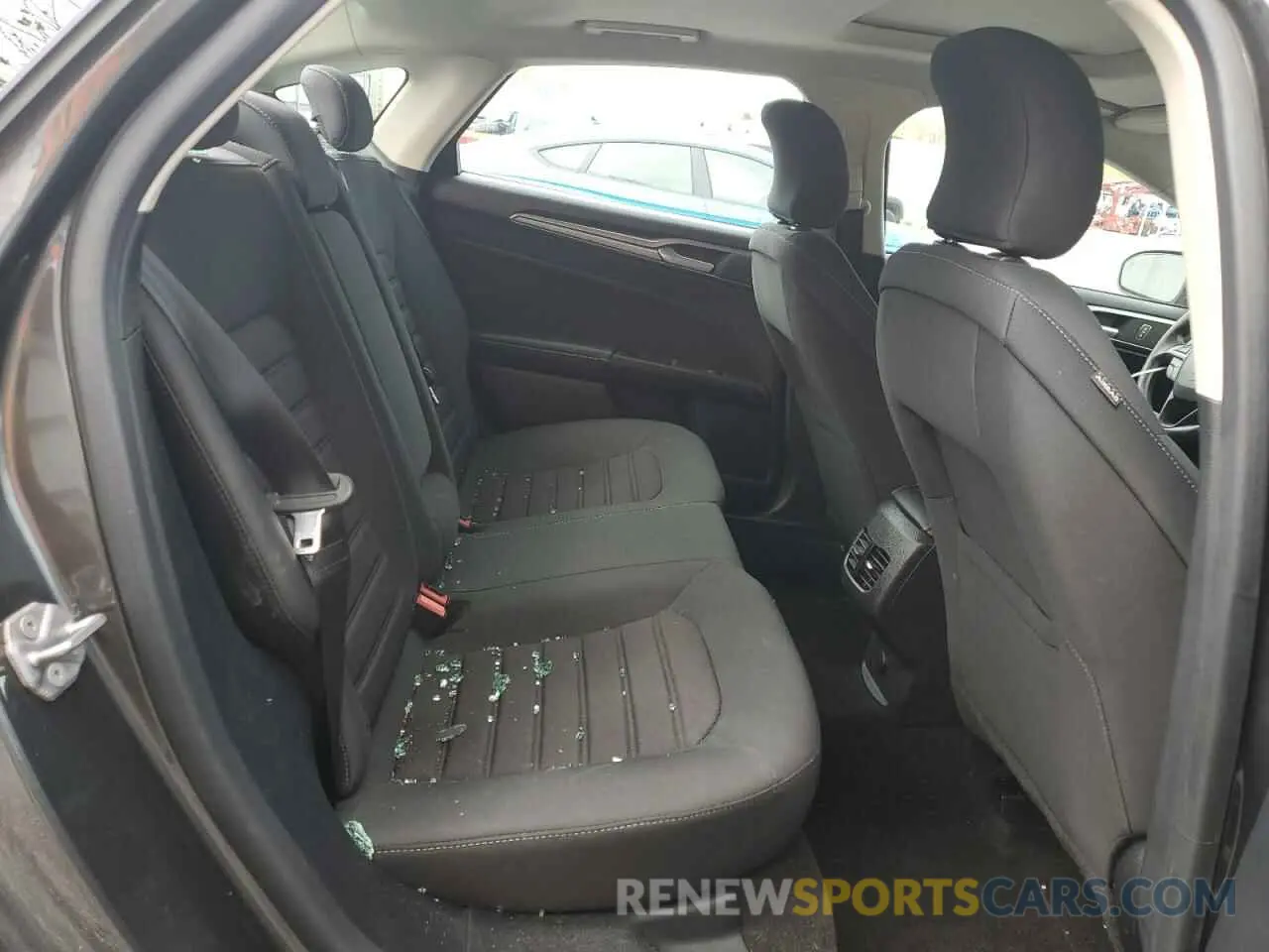 10 Photograph of a damaged car 3FA6P0HD6KR279461 FORD FUSION 2019
