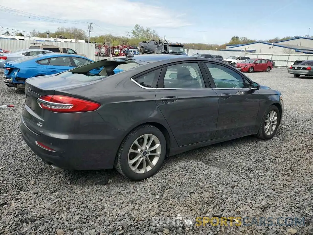 3 Photograph of a damaged car 3FA6P0HD6KR279461 FORD FUSION 2019