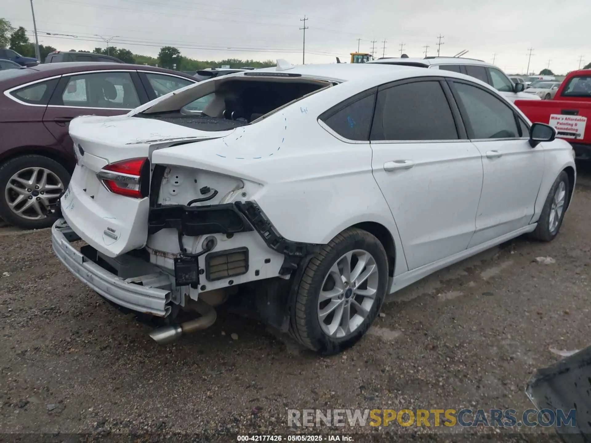 4 Photograph of a damaged car 3FA6P0HD7KR103180 FORD FUSION 2019