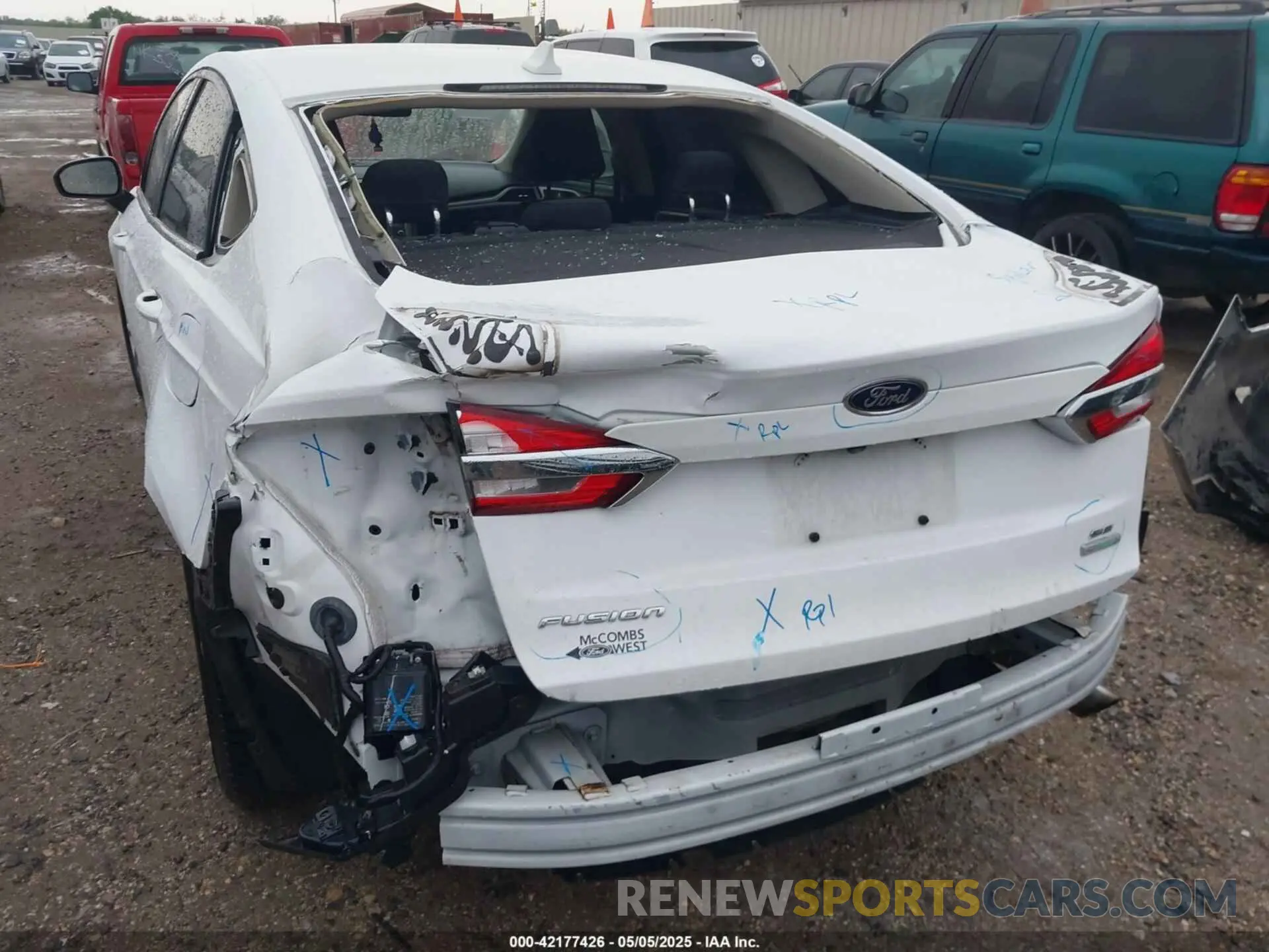 6 Photograph of a damaged car 3FA6P0HD7KR103180 FORD FUSION 2019