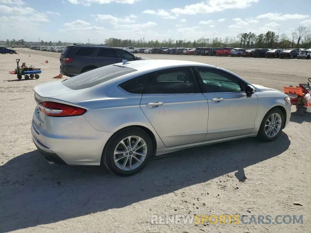3 Photograph of a damaged car 3FA6P0HD7KR113434 FORD FUSION 2019