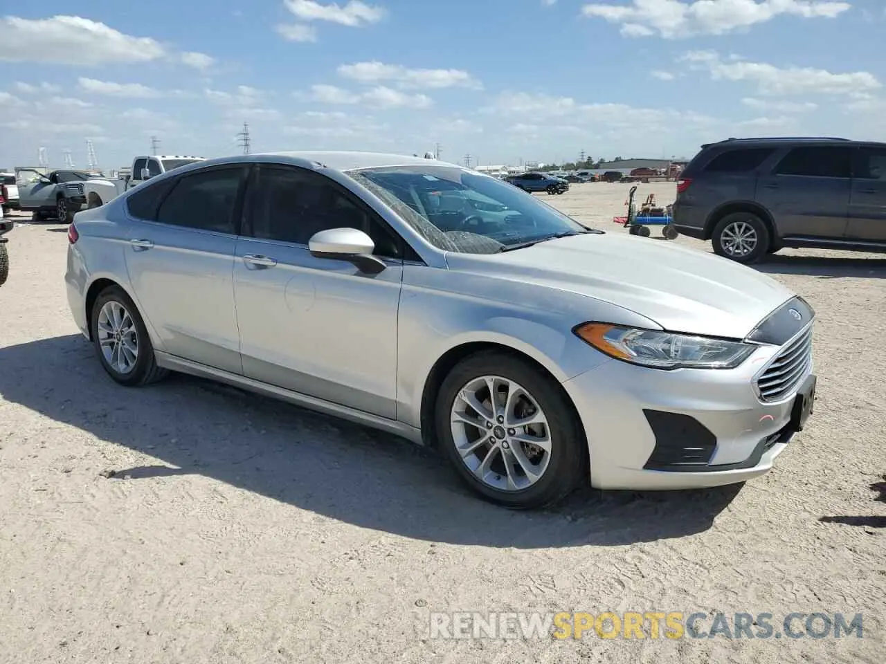 4 Photograph of a damaged car 3FA6P0HD7KR113434 FORD FUSION 2019