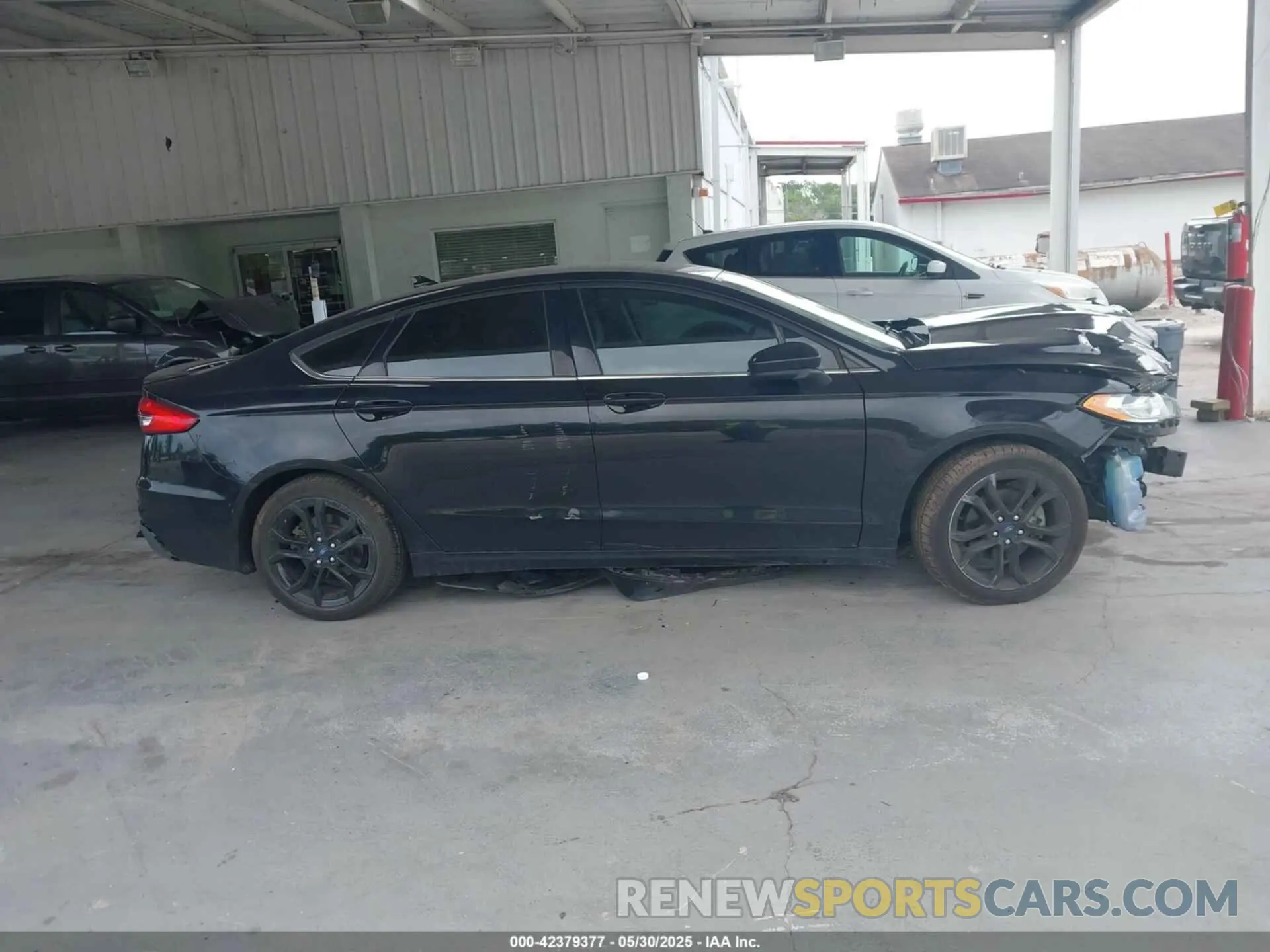 14 Photograph of a damaged car 3FA6P0HD7KR127768 FORD FUSION 2019