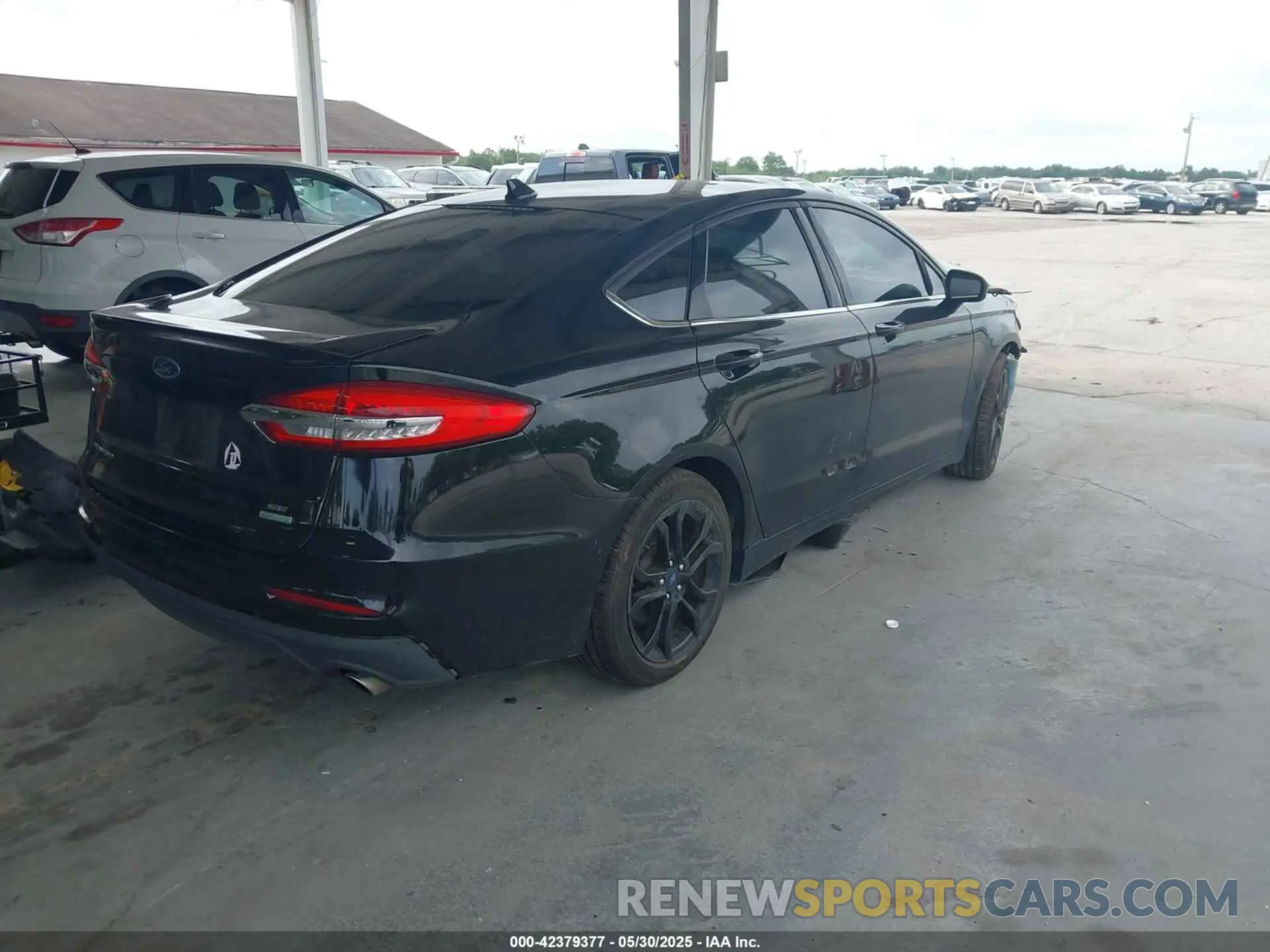 4 Photograph of a damaged car 3FA6P0HD7KR127768 FORD FUSION 2019