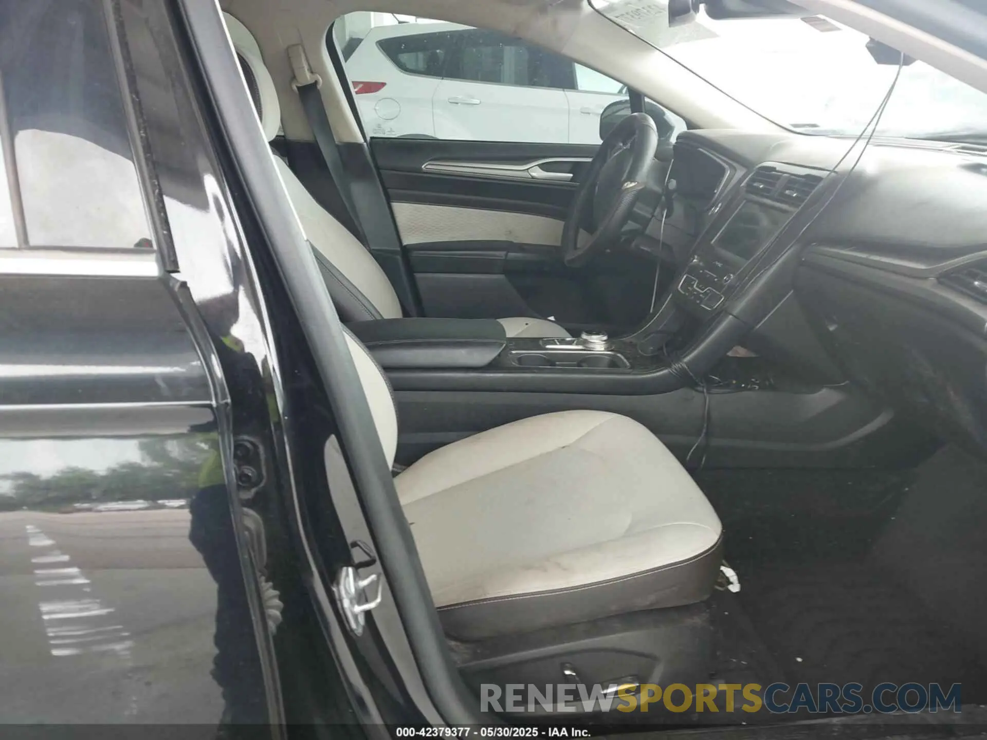 5 Photograph of a damaged car 3FA6P0HD7KR127768 FORD FUSION 2019