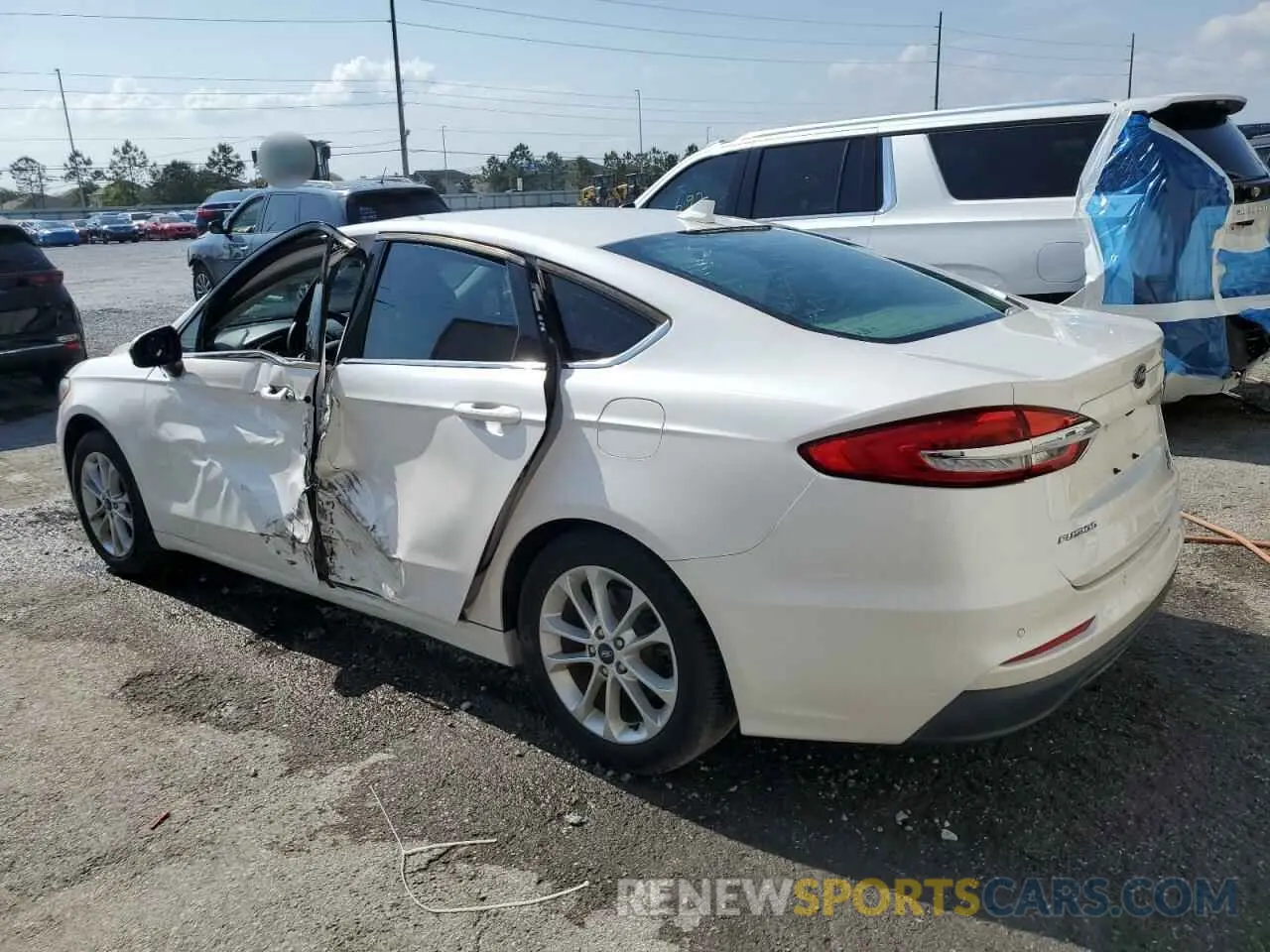 2 Photograph of a damaged car 3FA6P0HD7KR127799 FORD FUSION 2019