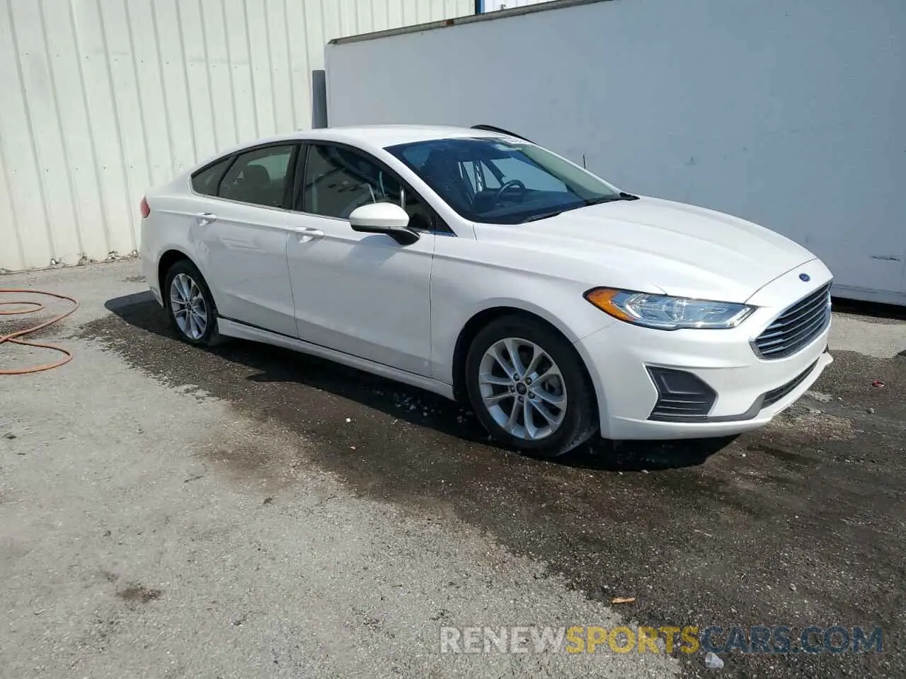 4 Photograph of a damaged car 3FA6P0HD7KR127799 FORD FUSION 2019