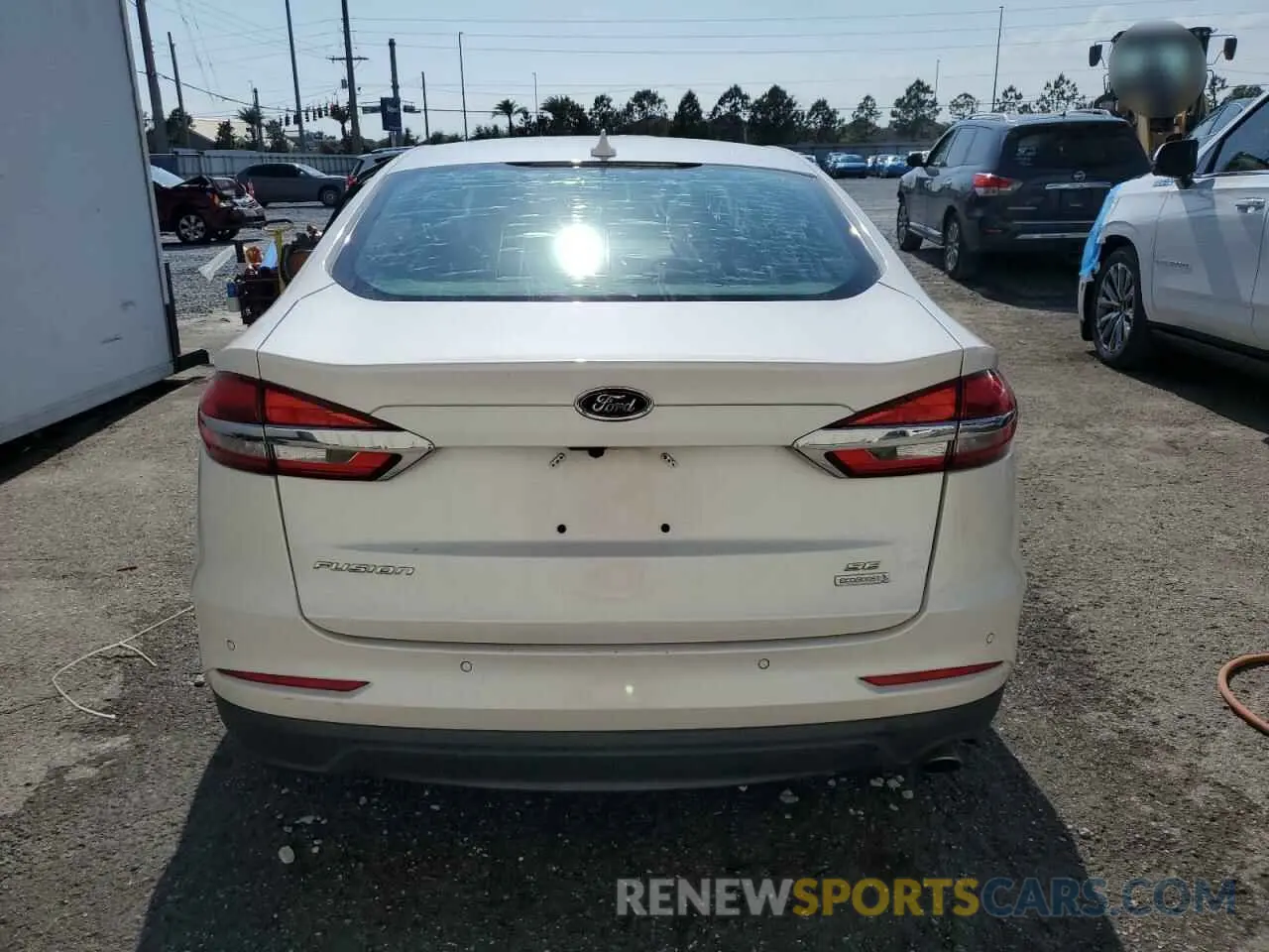 6 Photograph of a damaged car 3FA6P0HD7KR127799 FORD FUSION 2019