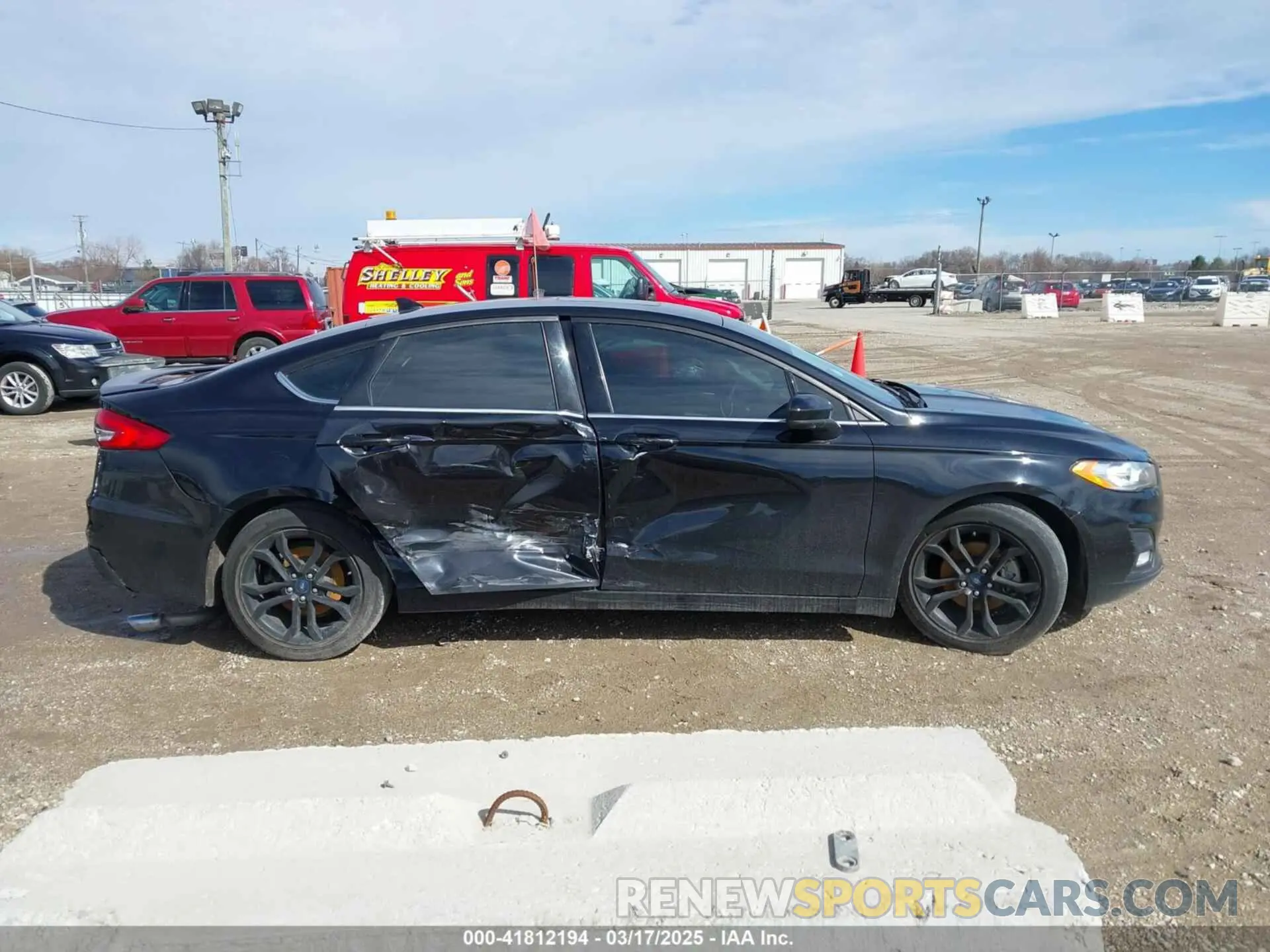 13 Photograph of a damaged car 3FA6P0HD7KR128953 FORD FUSION 2019