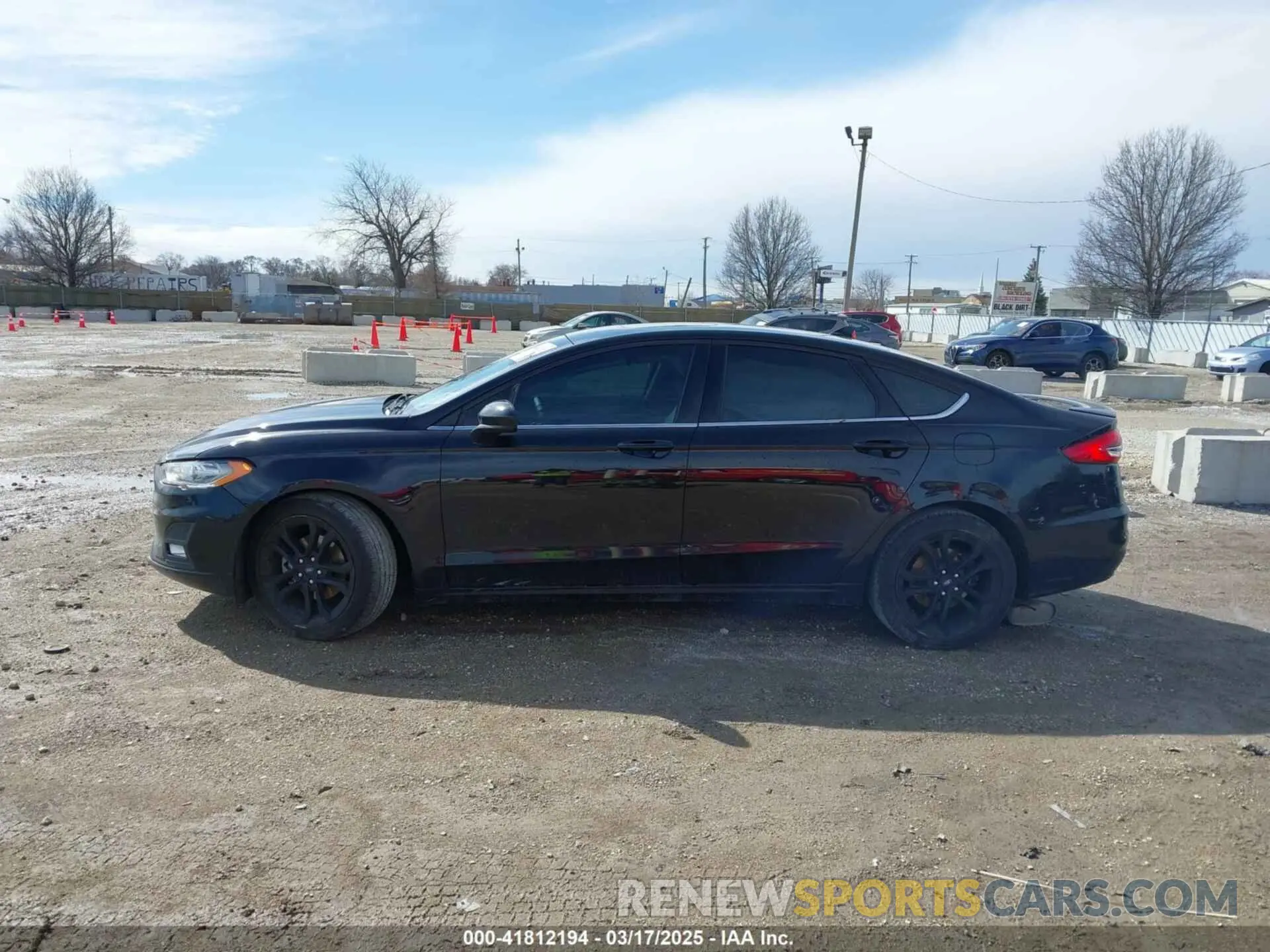 14 Photograph of a damaged car 3FA6P0HD7KR128953 FORD FUSION 2019