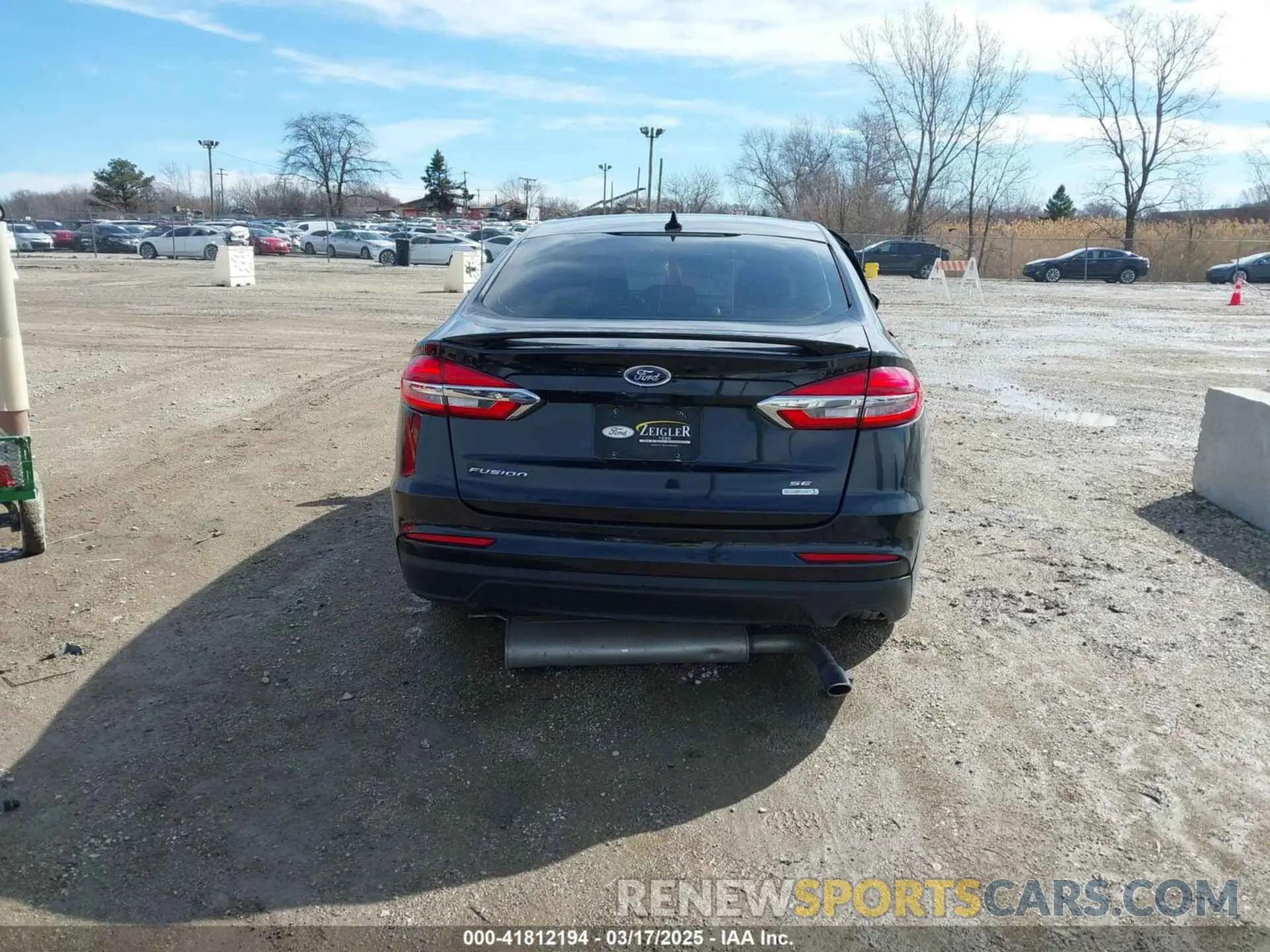 16 Photograph of a damaged car 3FA6P0HD7KR128953 FORD FUSION 2019