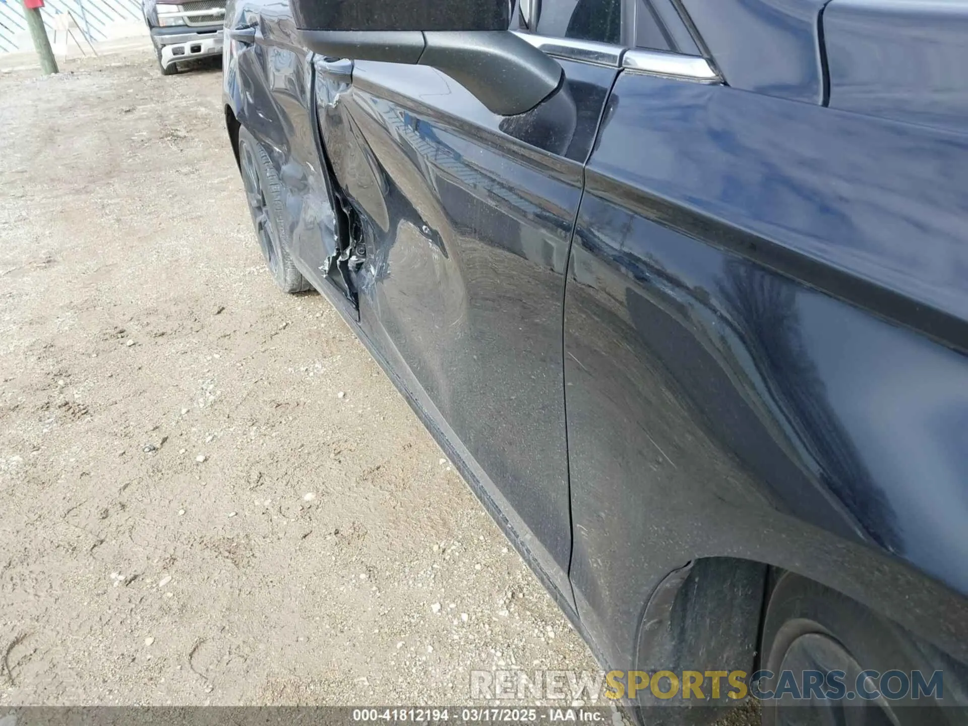 18 Photograph of a damaged car 3FA6P0HD7KR128953 FORD FUSION 2019