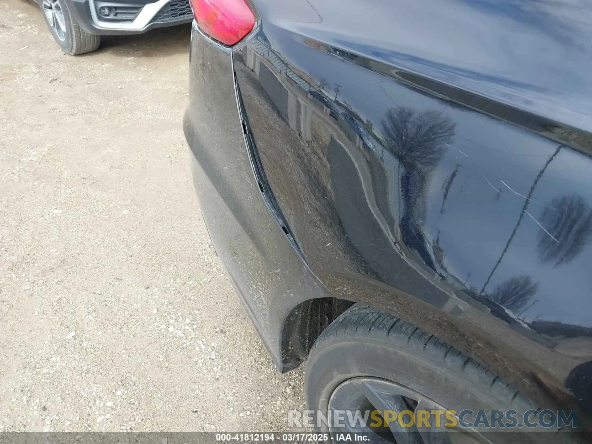 19 Photograph of a damaged car 3FA6P0HD7KR128953 FORD FUSION 2019