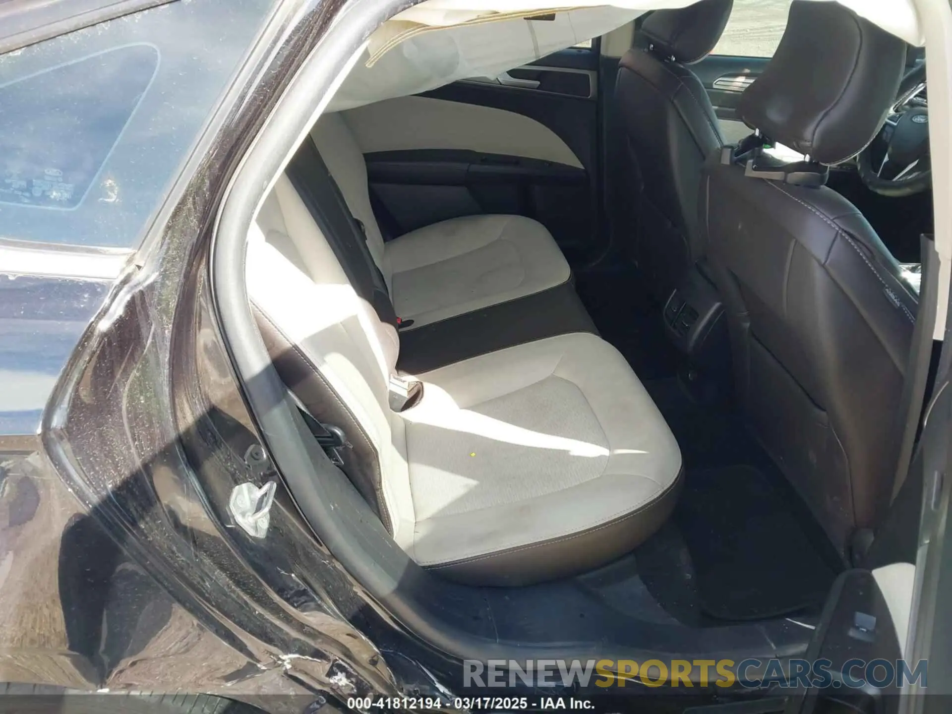 8 Photograph of a damaged car 3FA6P0HD7KR128953 FORD FUSION 2019