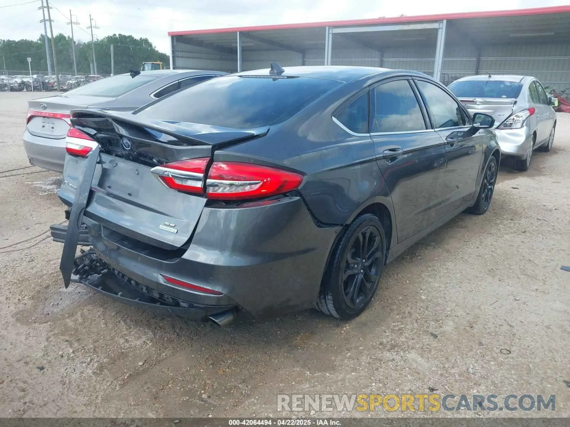 4 Photograph of a damaged car 3FA6P0HD7KR169700 FORD FUSION 2019