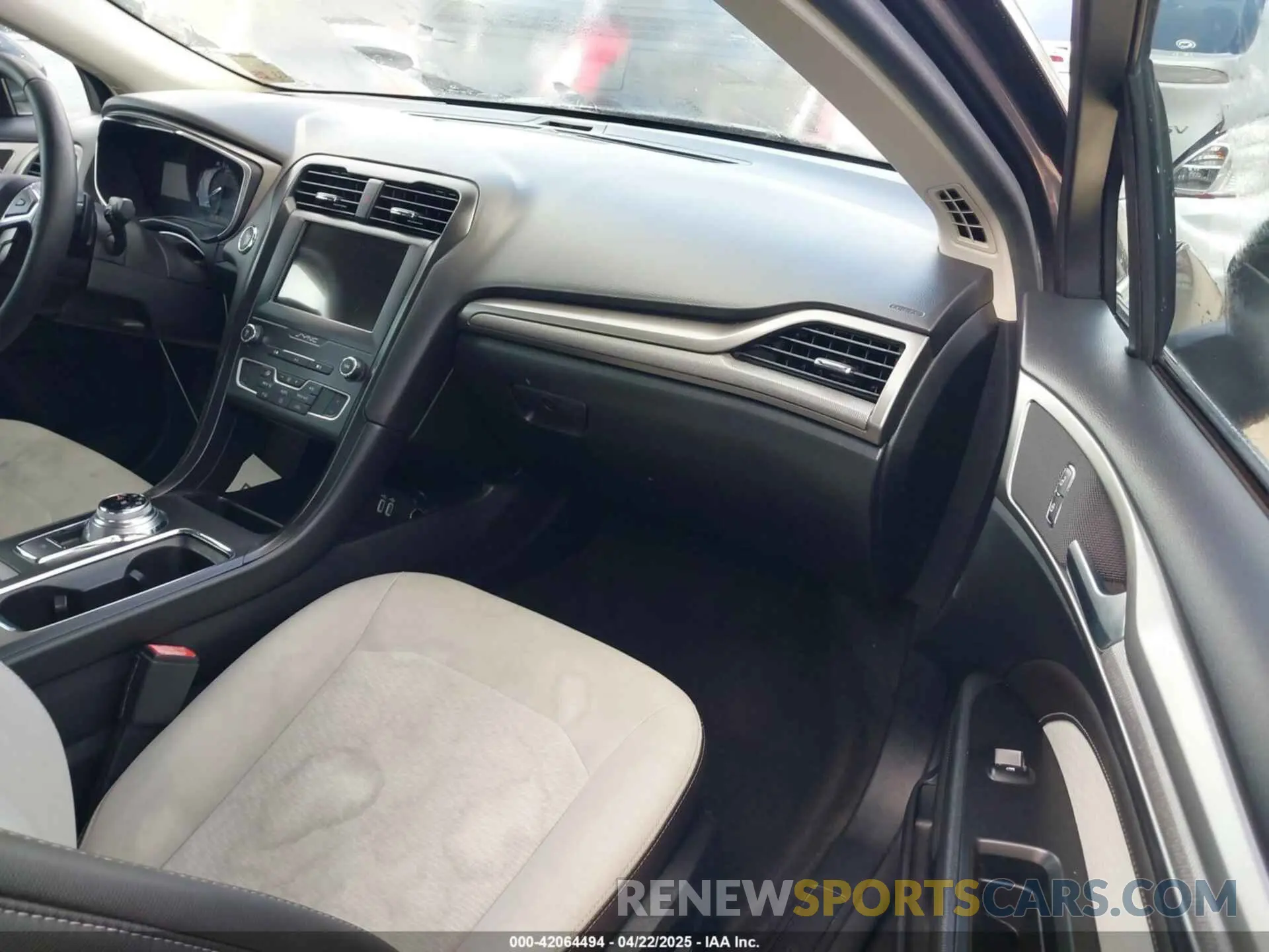 5 Photograph of a damaged car 3FA6P0HD7KR169700 FORD FUSION 2019
