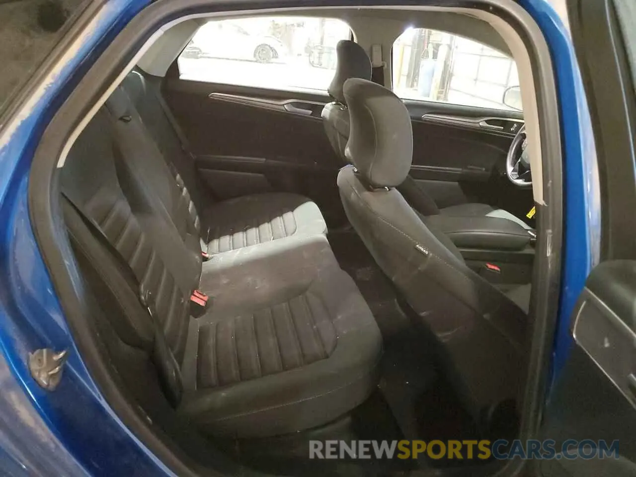 10 Photograph of a damaged car 3FA6P0HD7KR172077 FORD FUSION 2019