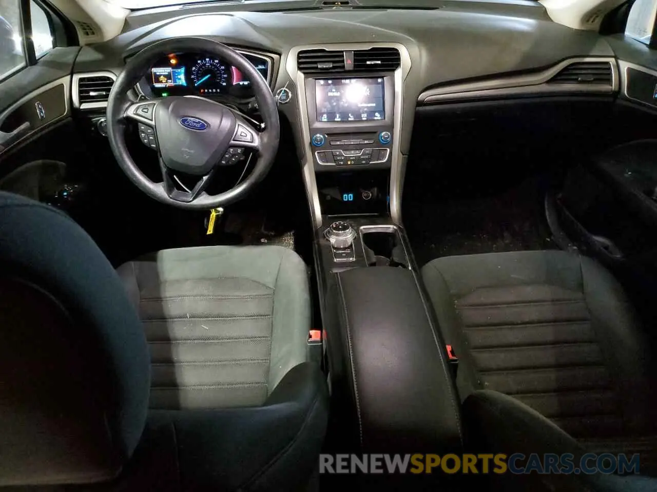 8 Photograph of a damaged car 3FA6P0HD7KR172077 FORD FUSION 2019