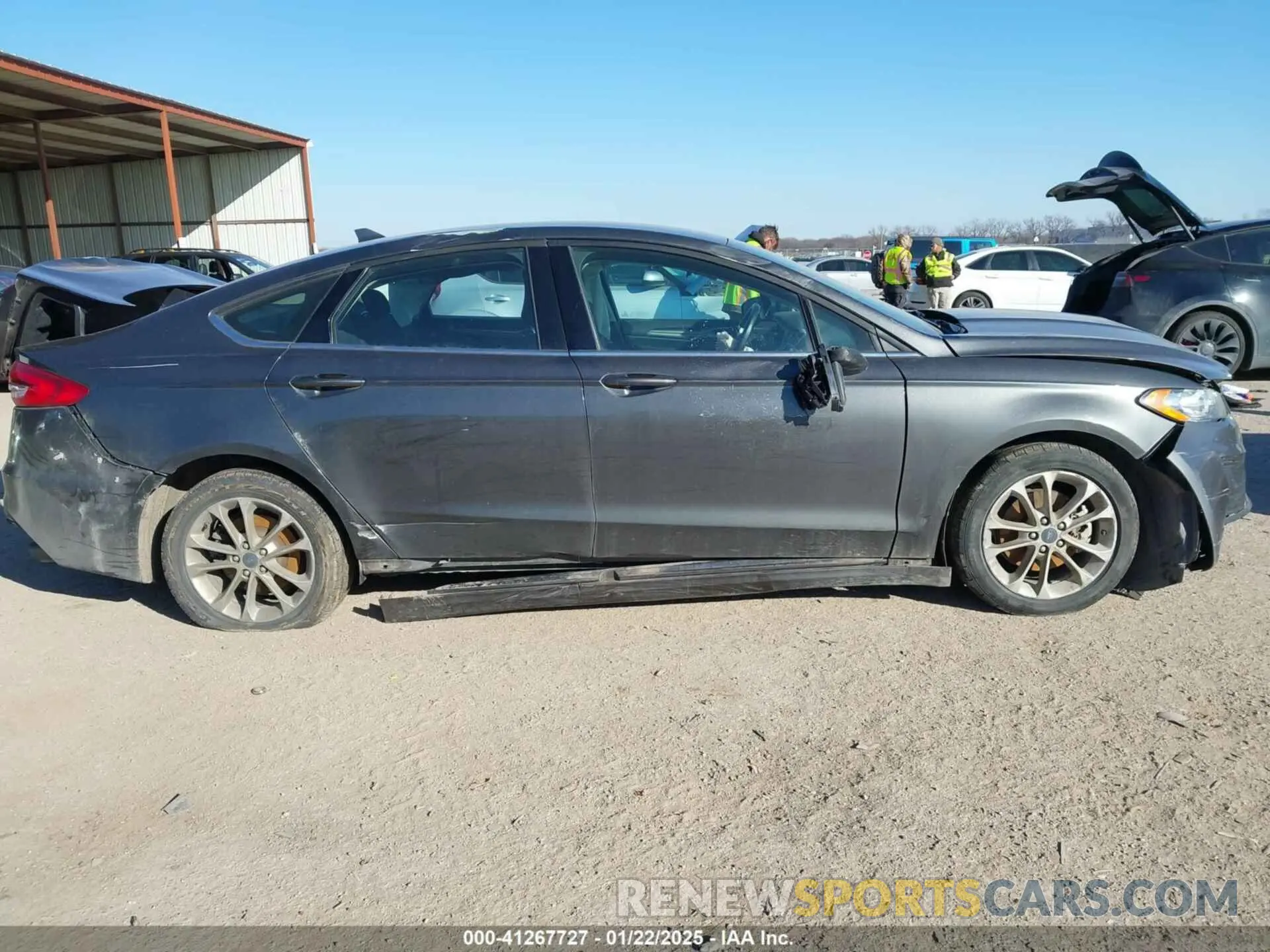 14 Photograph of a damaged car 3FA6P0HD7KR173035 FORD FUSION 2019
