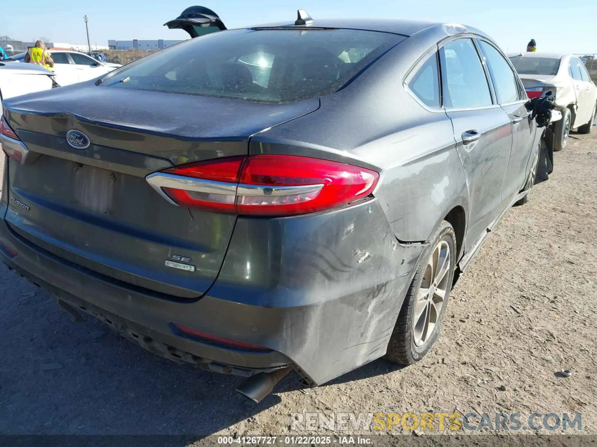4 Photograph of a damaged car 3FA6P0HD7KR173035 FORD FUSION 2019