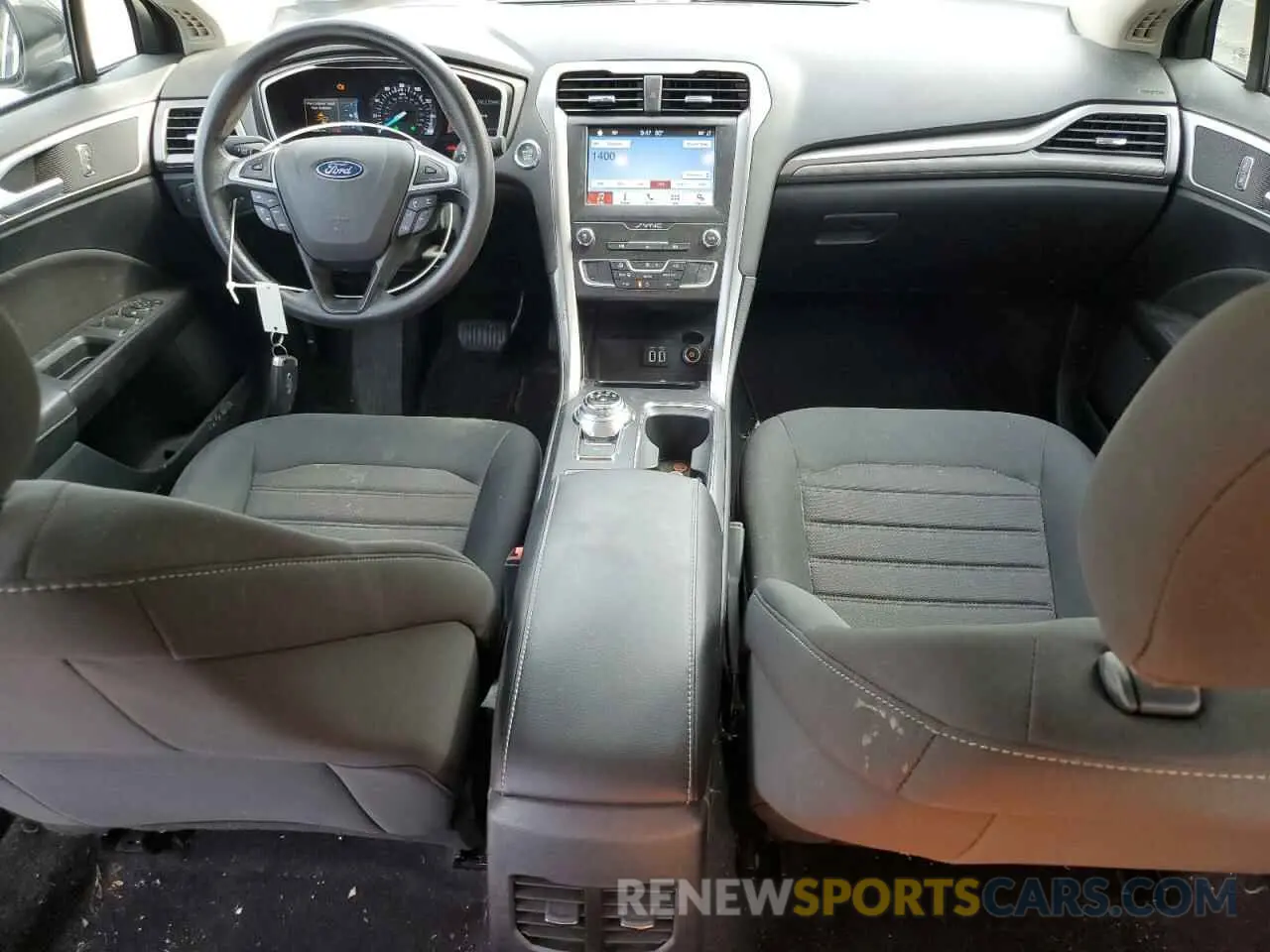 8 Photograph of a damaged car 3FA6P0HD7KR275810 FORD FUSION 2019