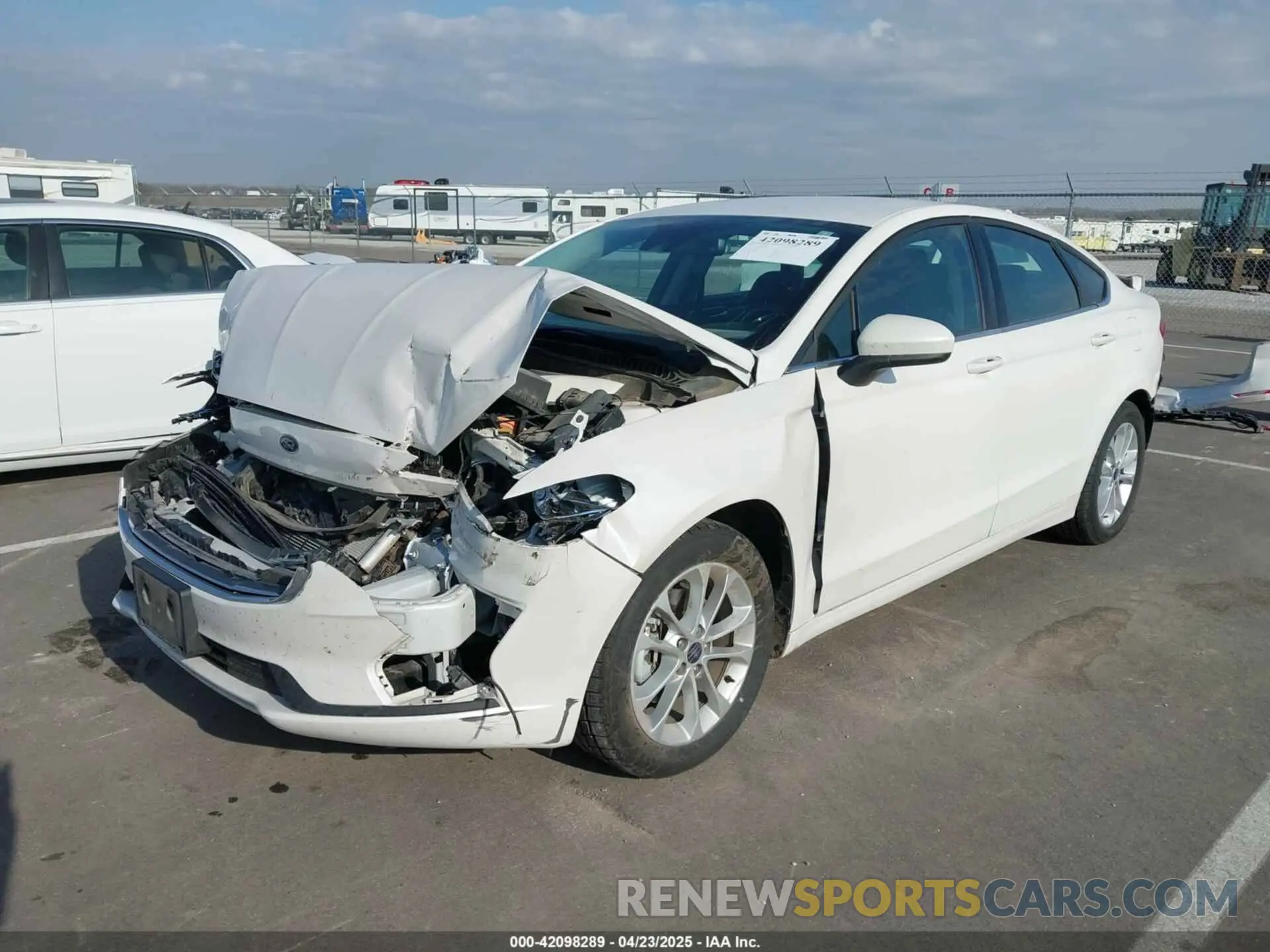 2 Photograph of a damaged car 3FA6P0HD8KR103611 FORD FUSION 2019