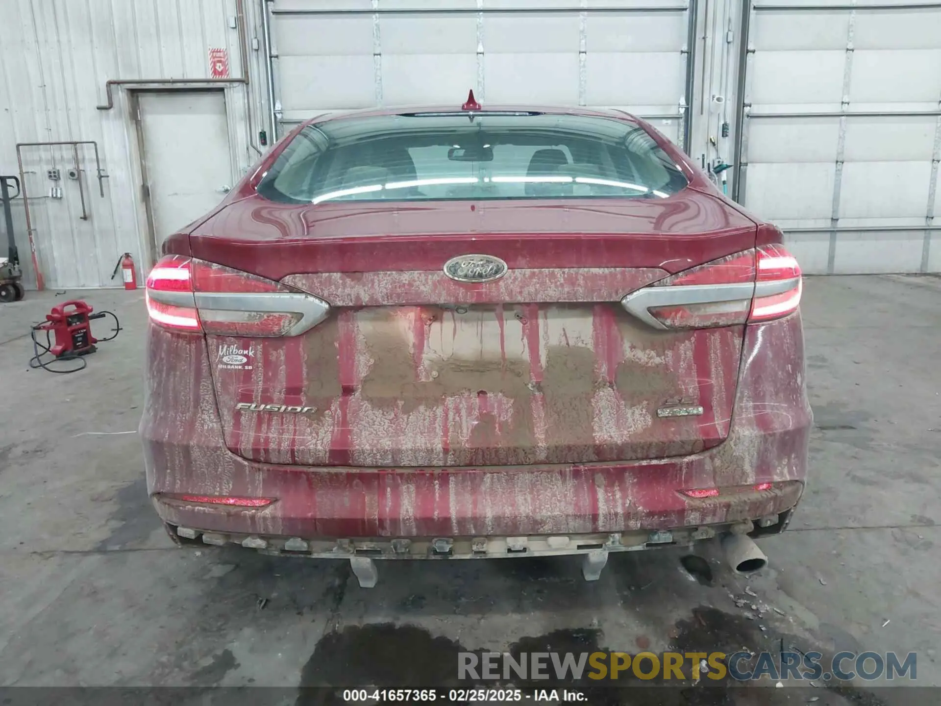 16 Photograph of a damaged car 3FA6P0HD8KR153571 FORD FUSION 2019