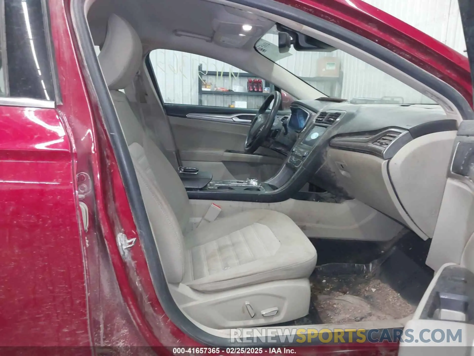 5 Photograph of a damaged car 3FA6P0HD8KR153571 FORD FUSION 2019