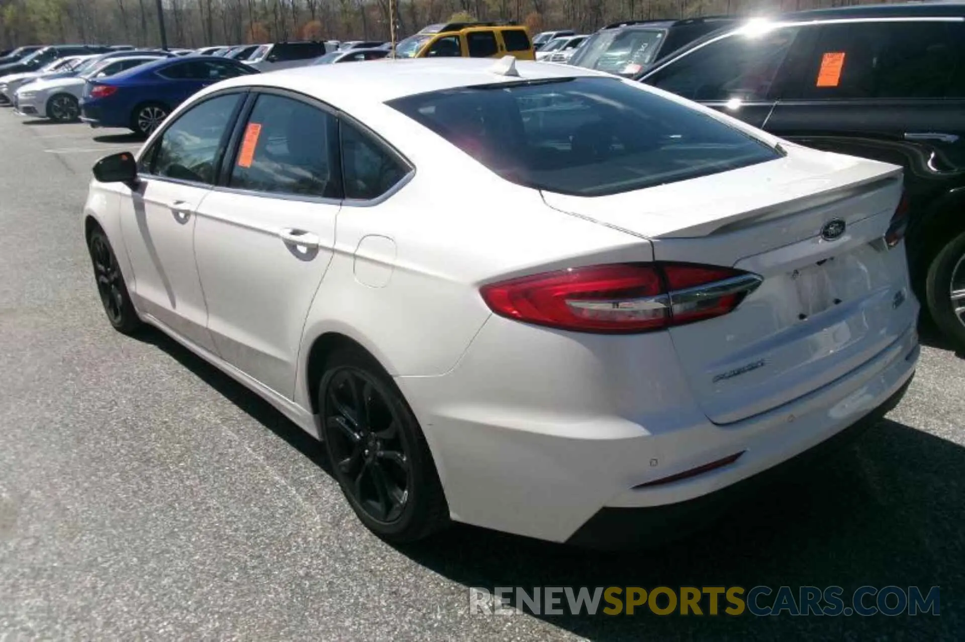 16 Photograph of a damaged car 3FA6P0HD8KR183993 FORD FUSION 2019