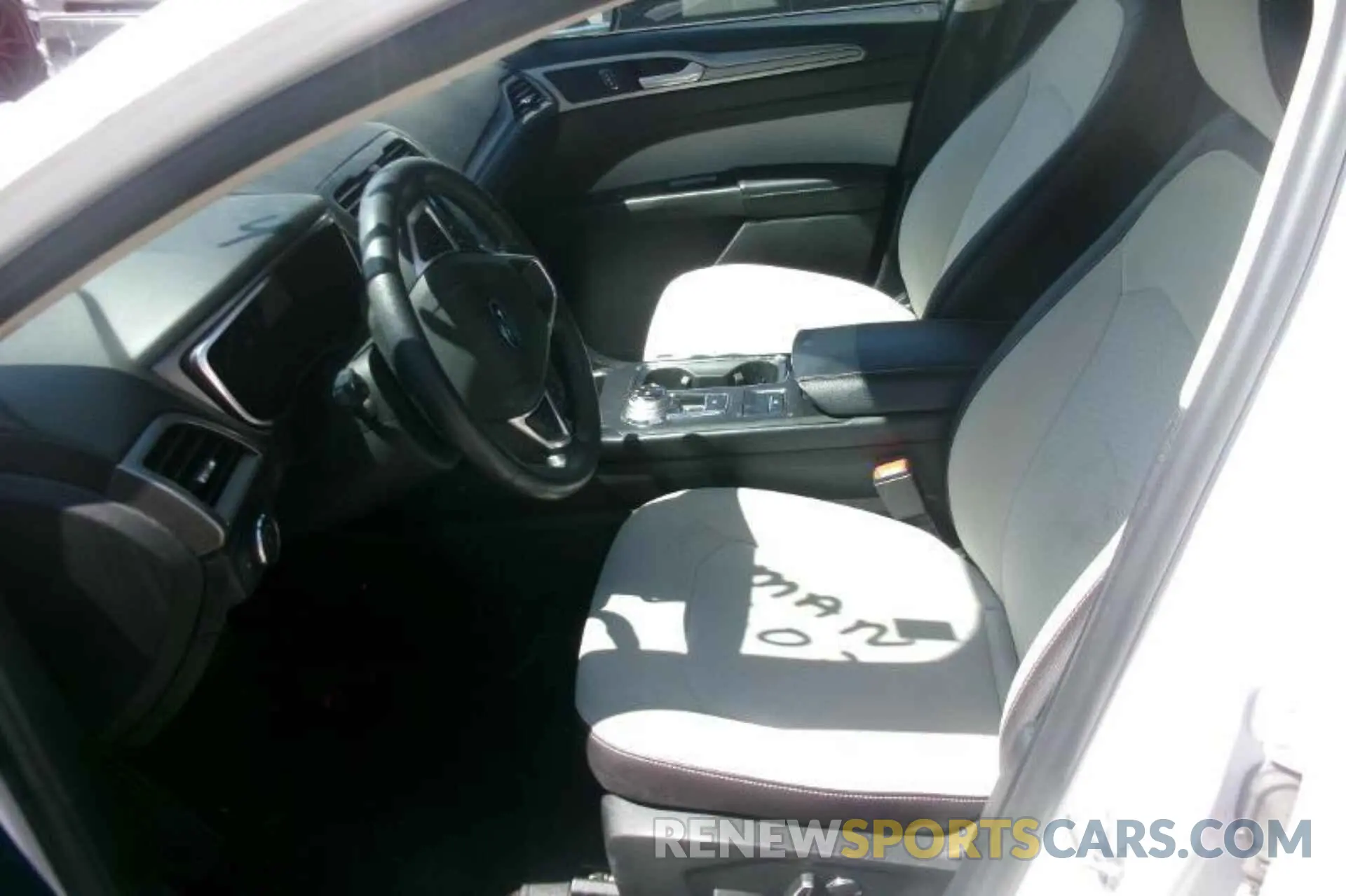4 Photograph of a damaged car 3FA6P0HD8KR183993 FORD FUSION 2019